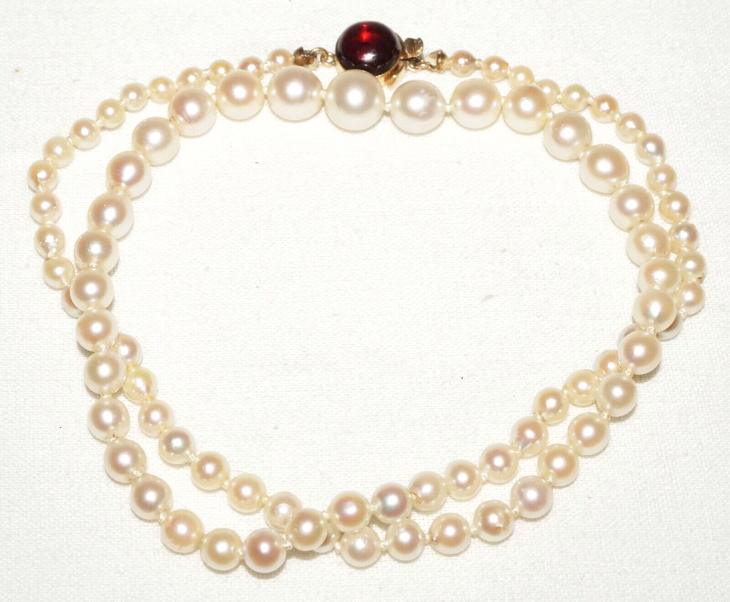 Vintage Graduated Pearl Necklace 17" w. 14k Yellow Gold & Garnet Clasp (KoS) L15