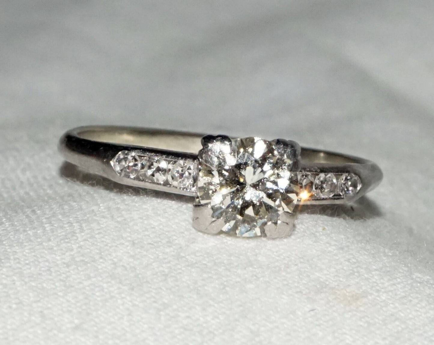 Vintage 14k White Gold Ring Sz. 7.5 w. 0.66ct. Diamond & 6x Diamonds (KoS) L24