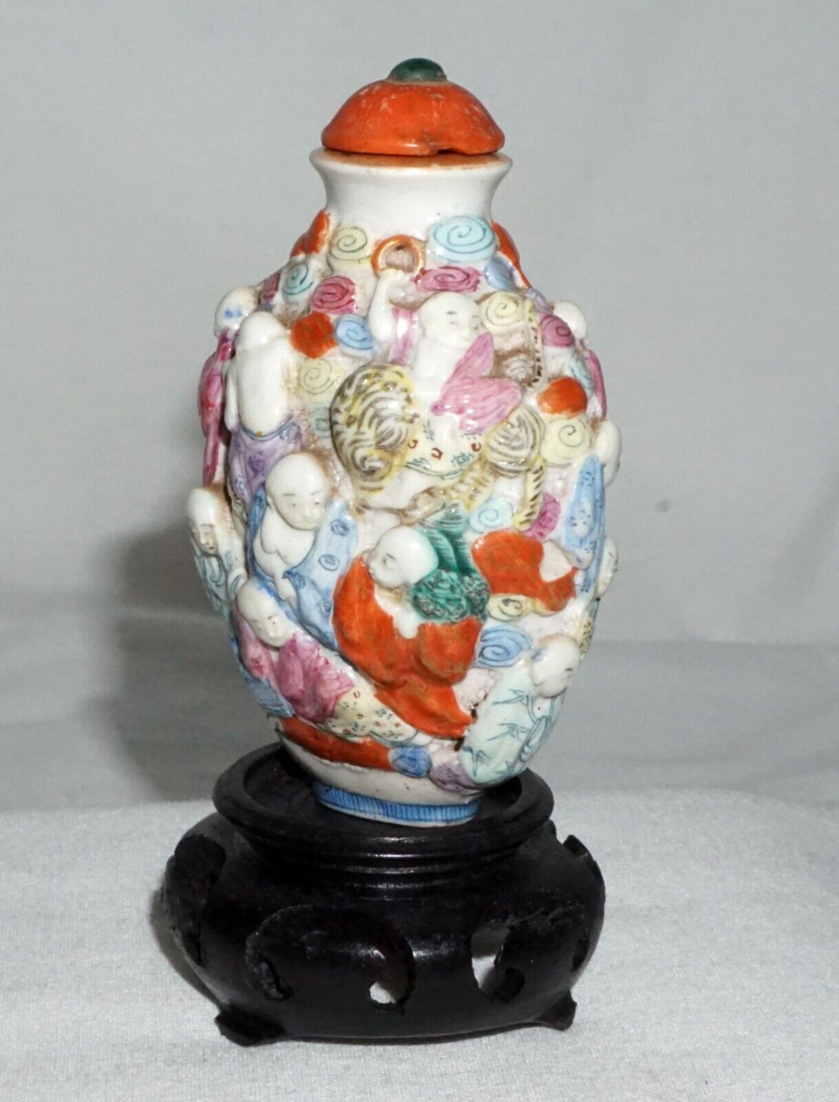 Antique Chinese Relief Snuff Bottle w. Daoist Immortal Motif & Qianlong (LLA) IC