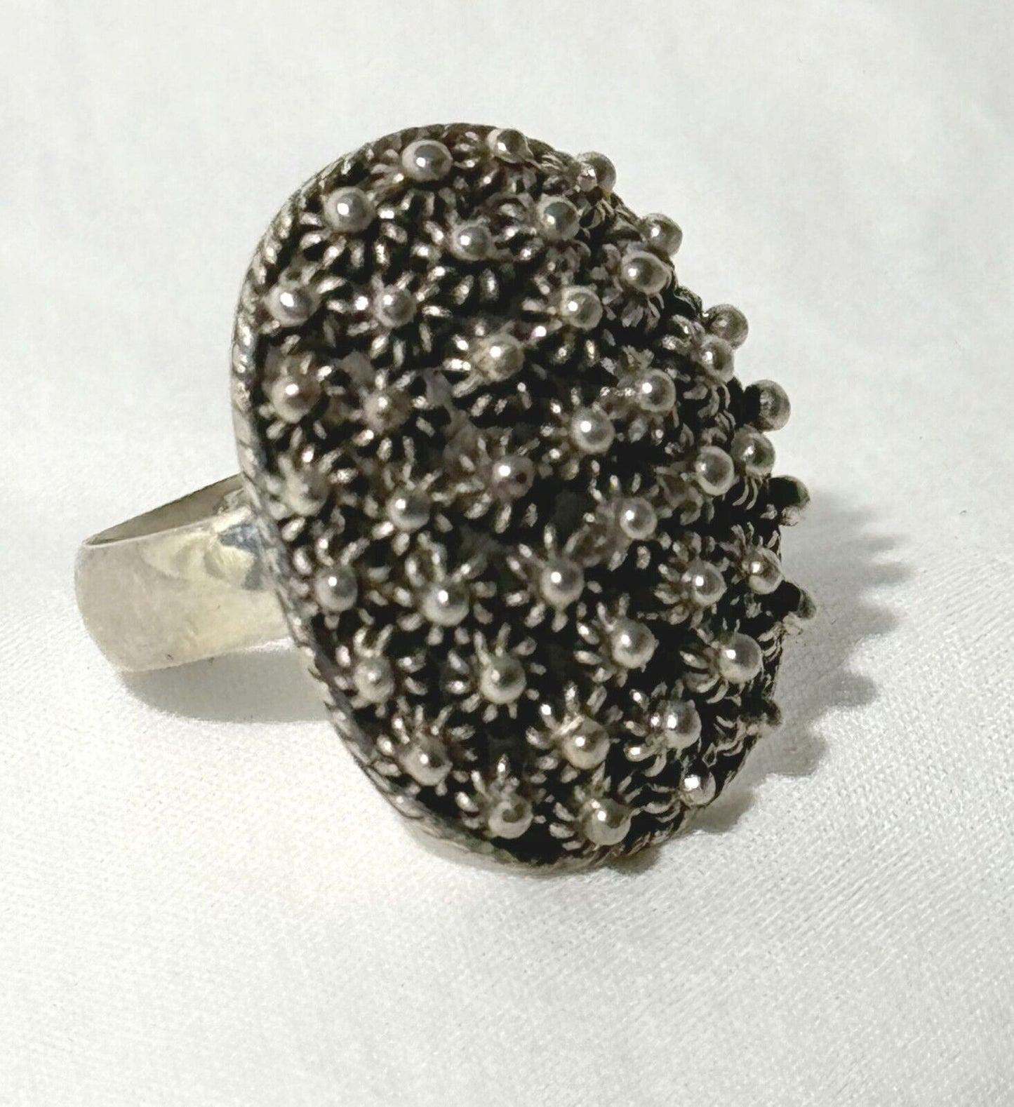 Sterling Silver 925 Oval Half Dome Ring w Floral Beaded Accents (KiL)23