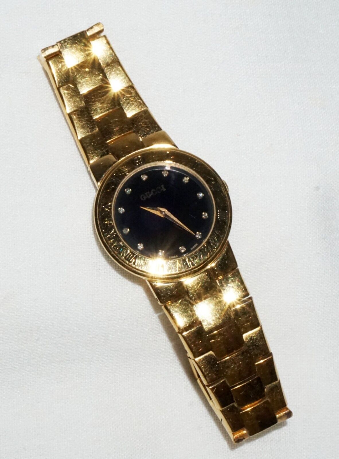 Swiss Made Gold Plated Diamond Dial 3300.2.L Women's Wristwatch 25MM Gucci (SaR)