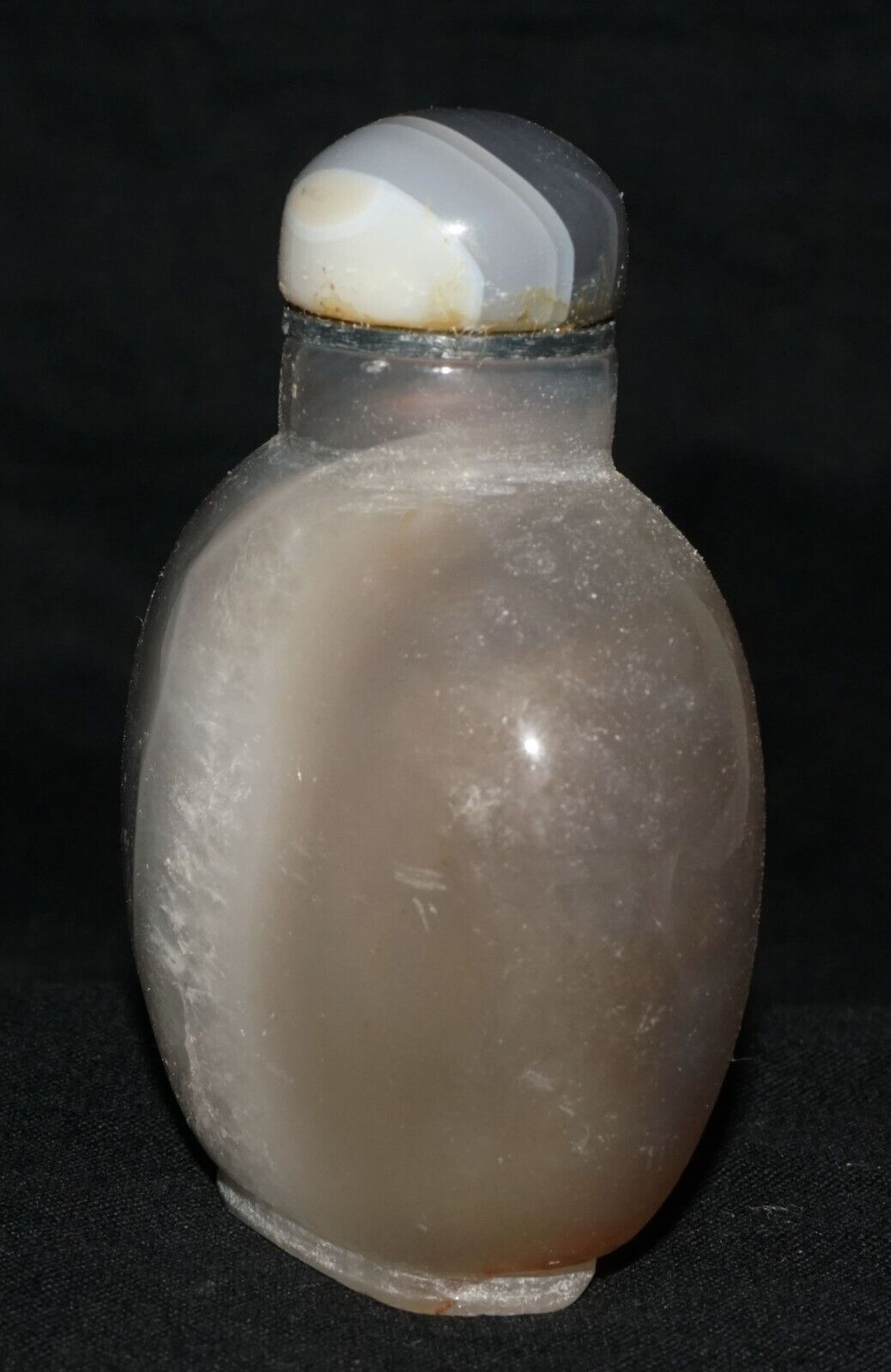 Vintage Chinese Two Tone Banded Agate Carved Snuff Bottle (LeS) G17