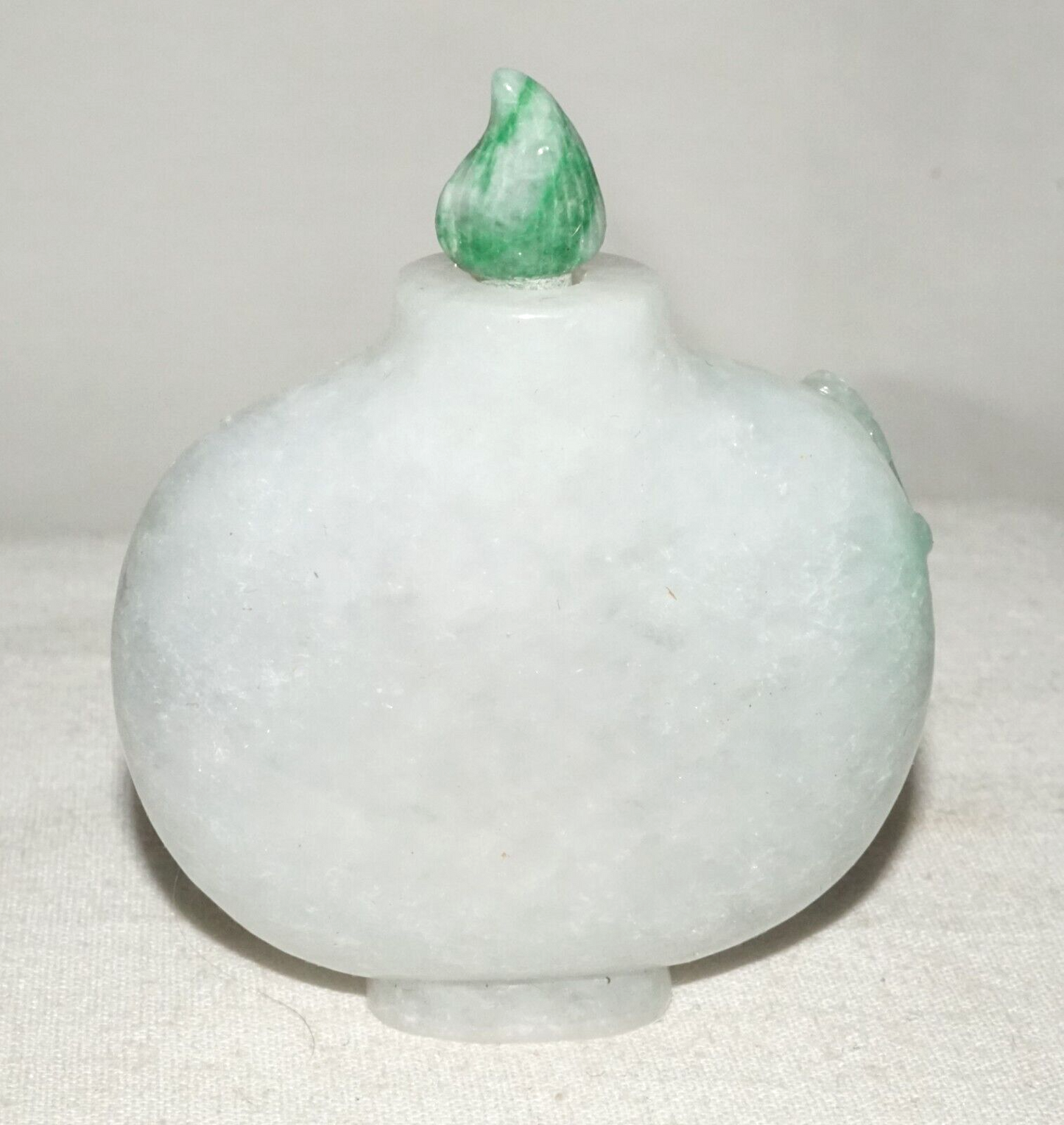 Vintage Chinese White & Green Jadeite Jade Snuff Bottle w. Dragon Motif (LeS)