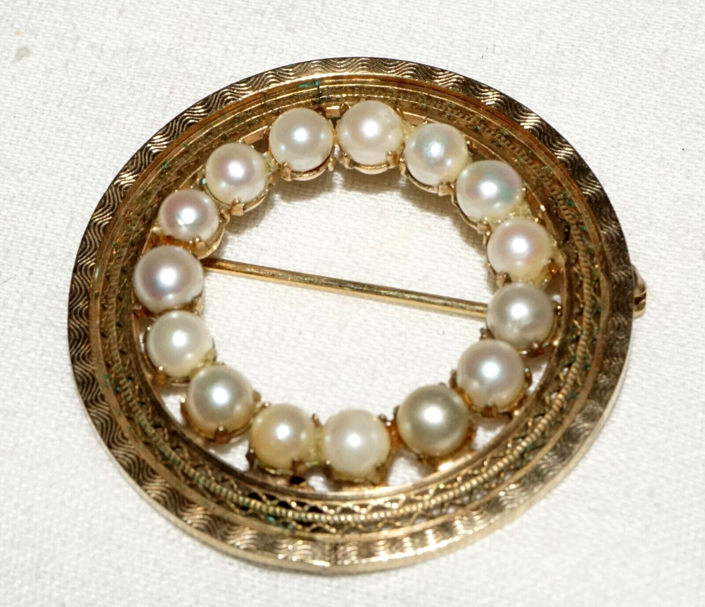 Vintage US 12k Gold Filled Brooch w. 15x Pearl Halo (KoS) L19