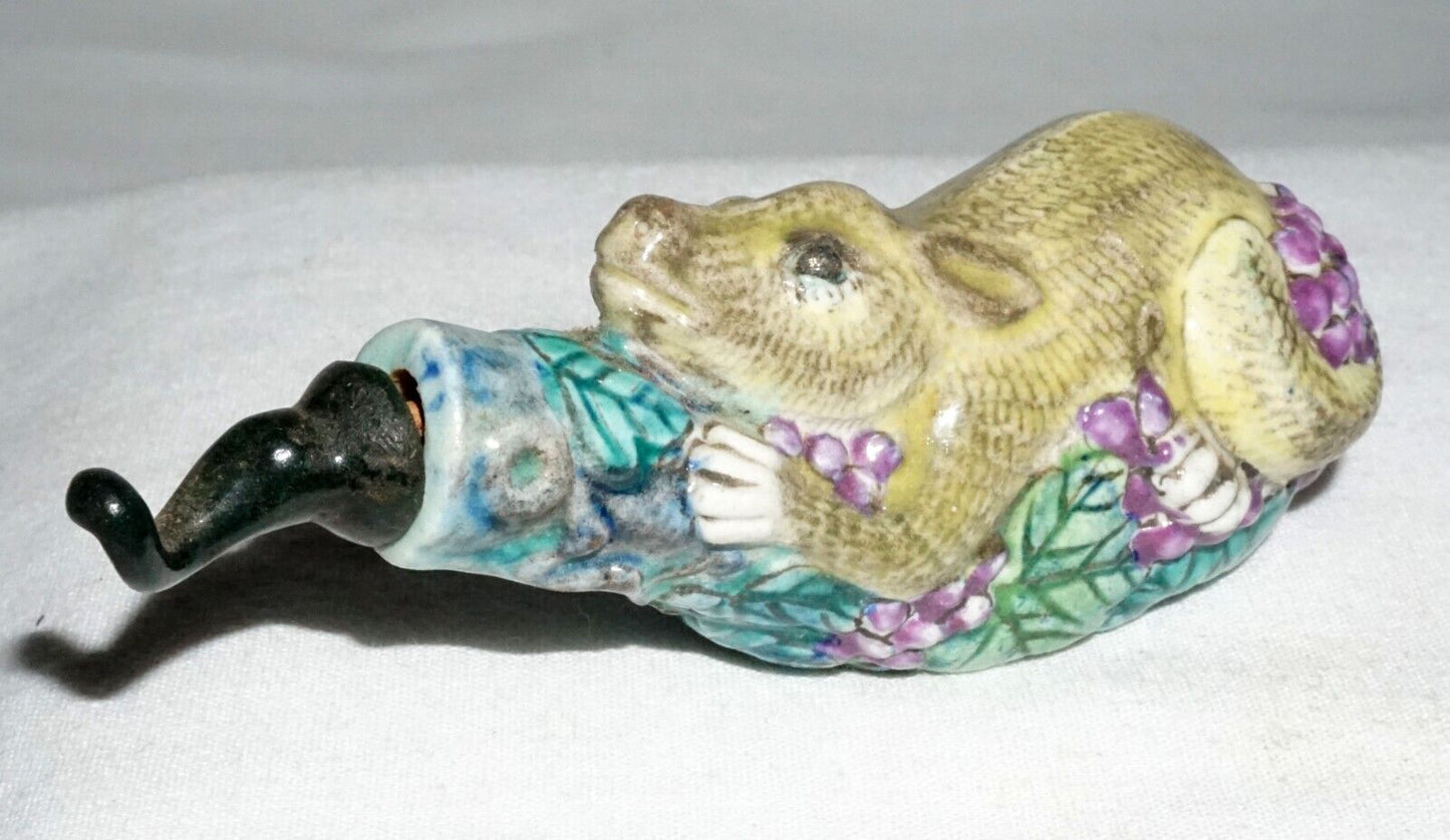 Antique Chinese Porcelain Snuff Bottle w. Rat on Gourd & Vine Motif (LLA)