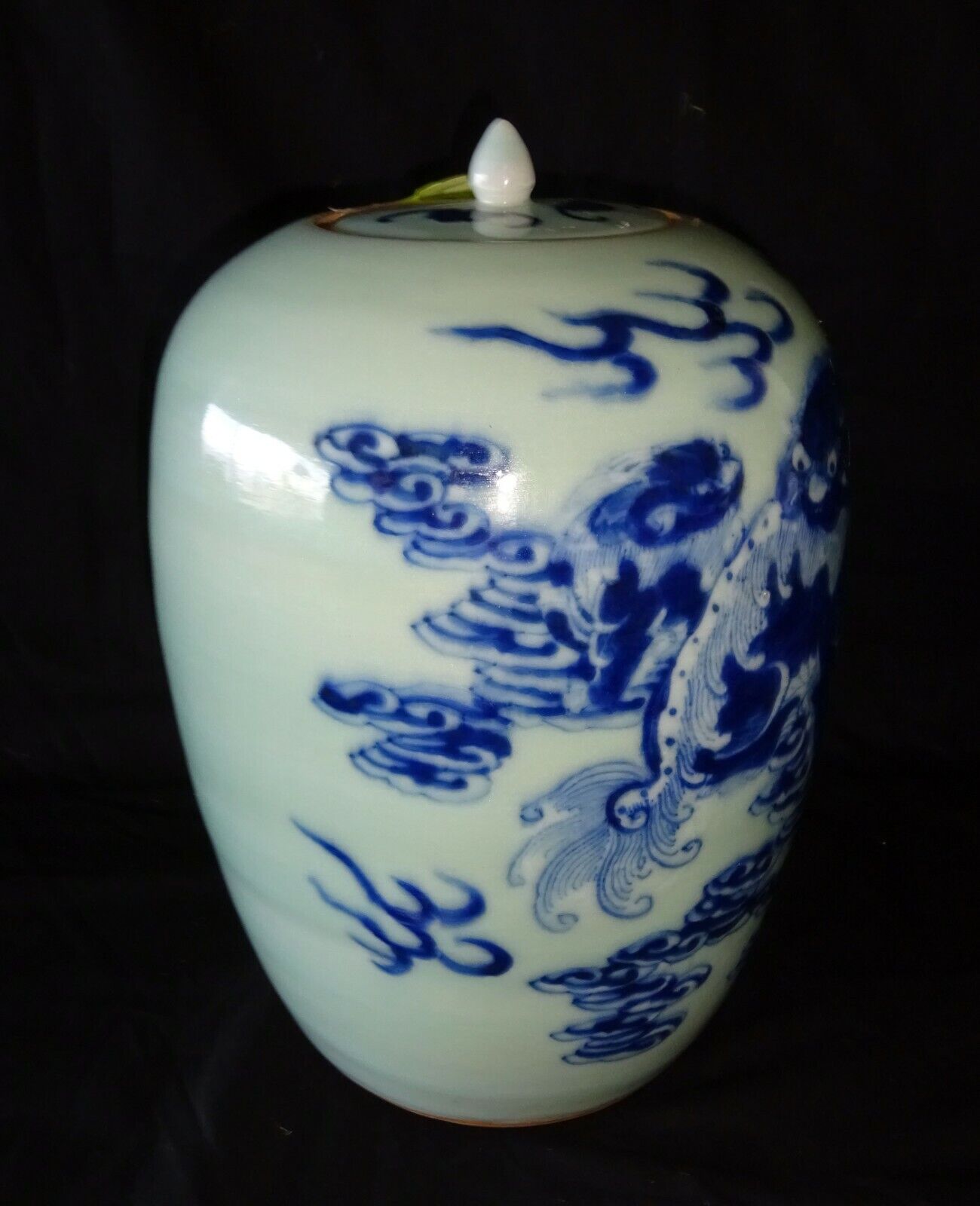 19C Chinese Large Porcelain Covered Jar B&W Lion Dog & Cloud Motif (HeN)#8 IC