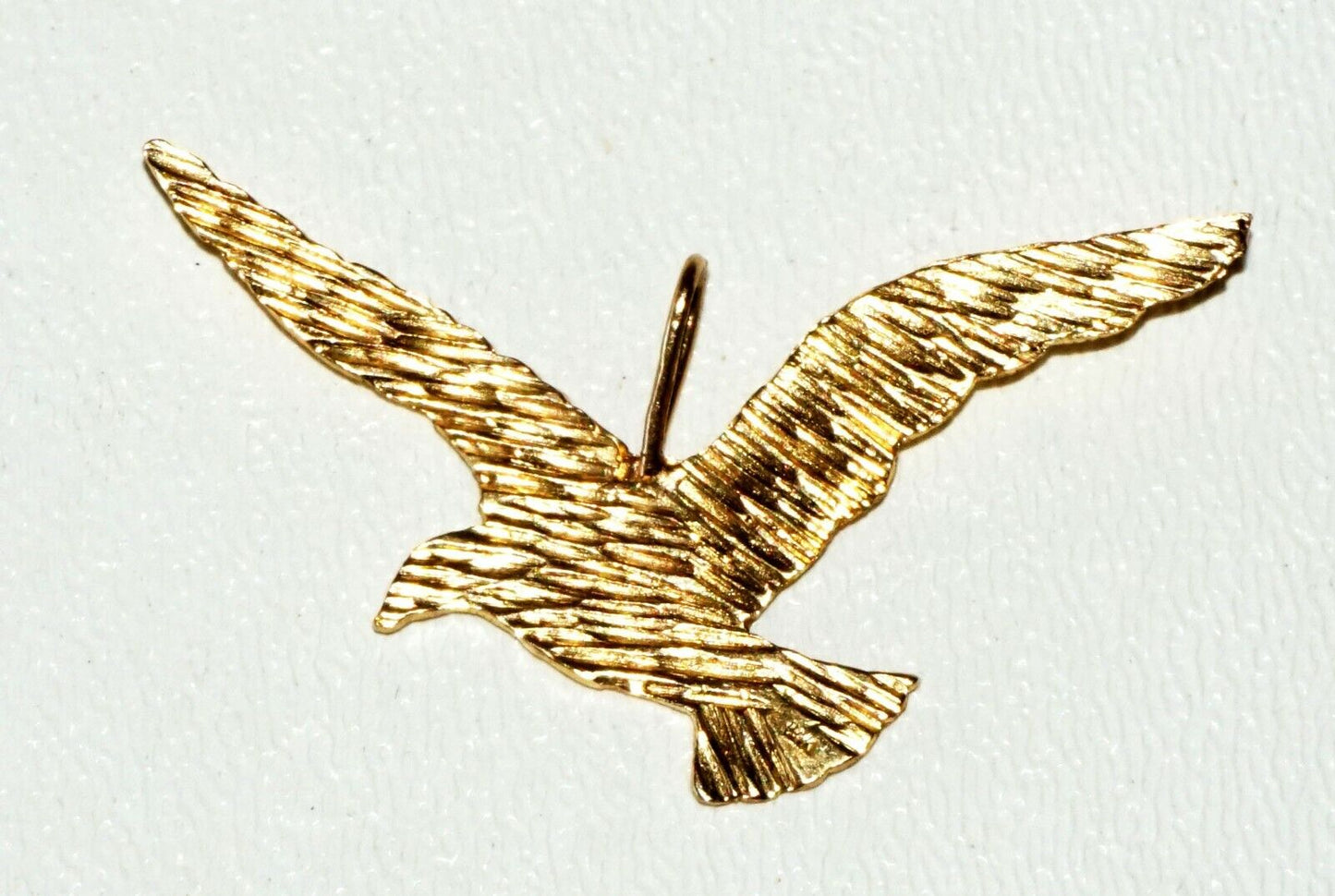 Vintage 14k Yellow Gold Flying Bird Motif Pendant (SaR)134