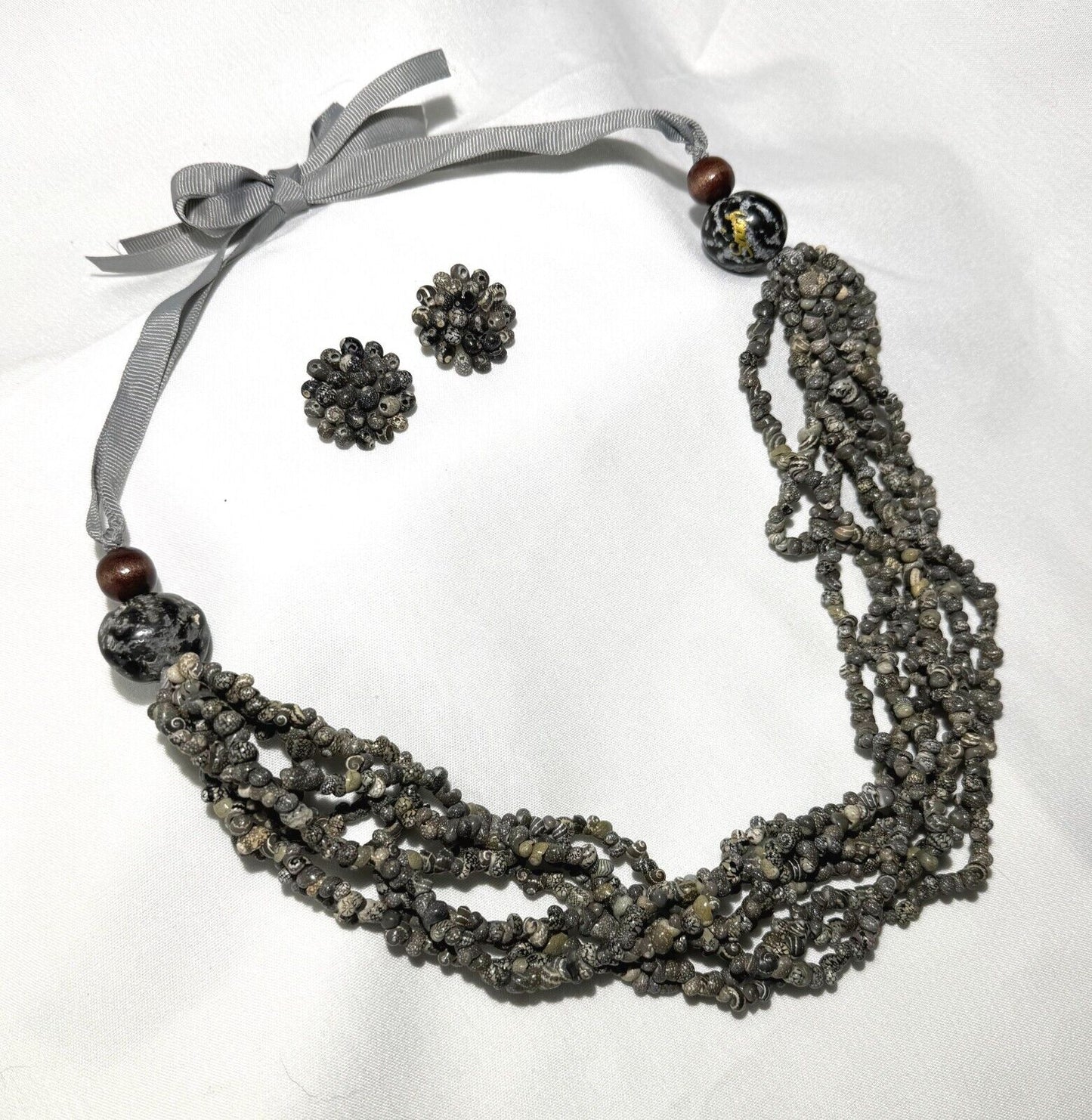 Vtg 8x Strand Grey Shell Necklace w Kukui Nut & Wood Beads & Earrings (KiL)4