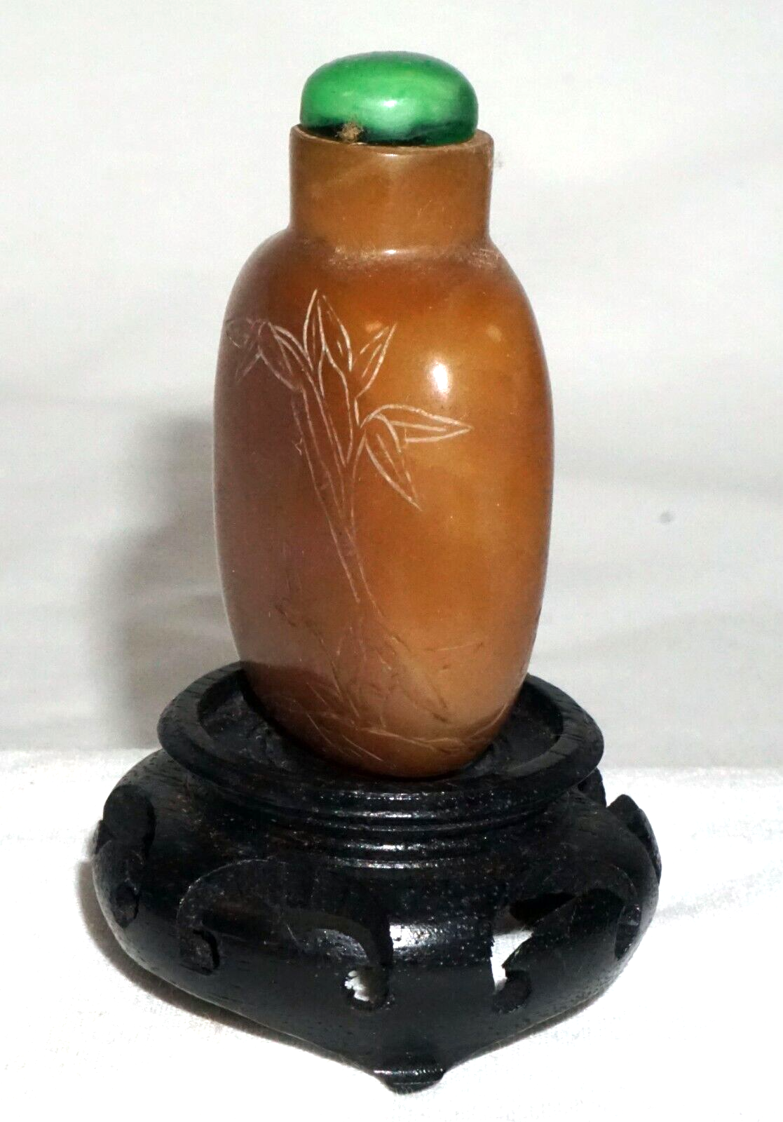 Vtg Chinese Agate Carved Snuff Bottle w. Floral & Bamboo Motifs & Stand (LLA) IC