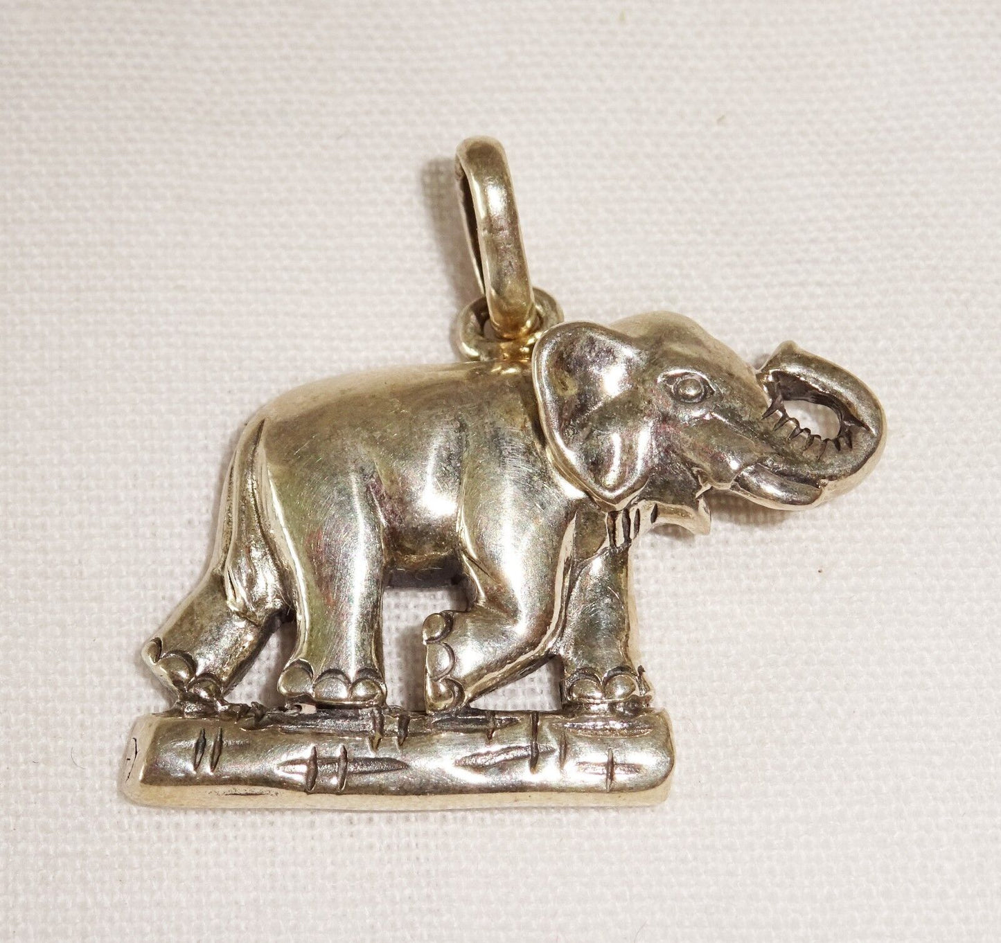 Vintage Sterling Silver Pendant w. Running Elephant Motif (Tra)