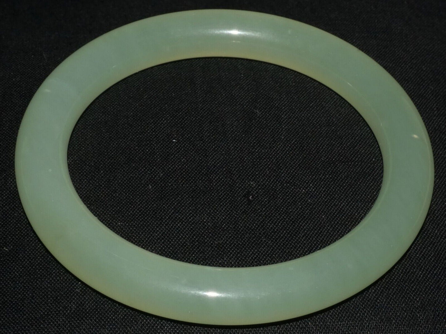 Vintage Chinese Semi Translucent Green Soapstone Bangle Bracelet (LeS) B56