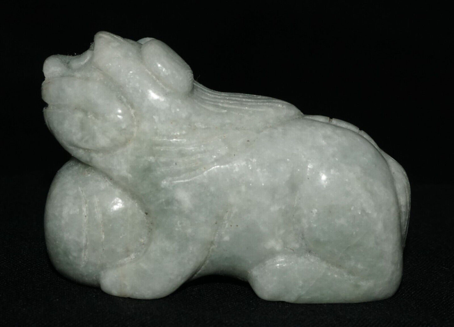 Vintage Chinese Jadeite Jade Carved Snuff Bottle w. Foo Dog & Ball (LeS) G17