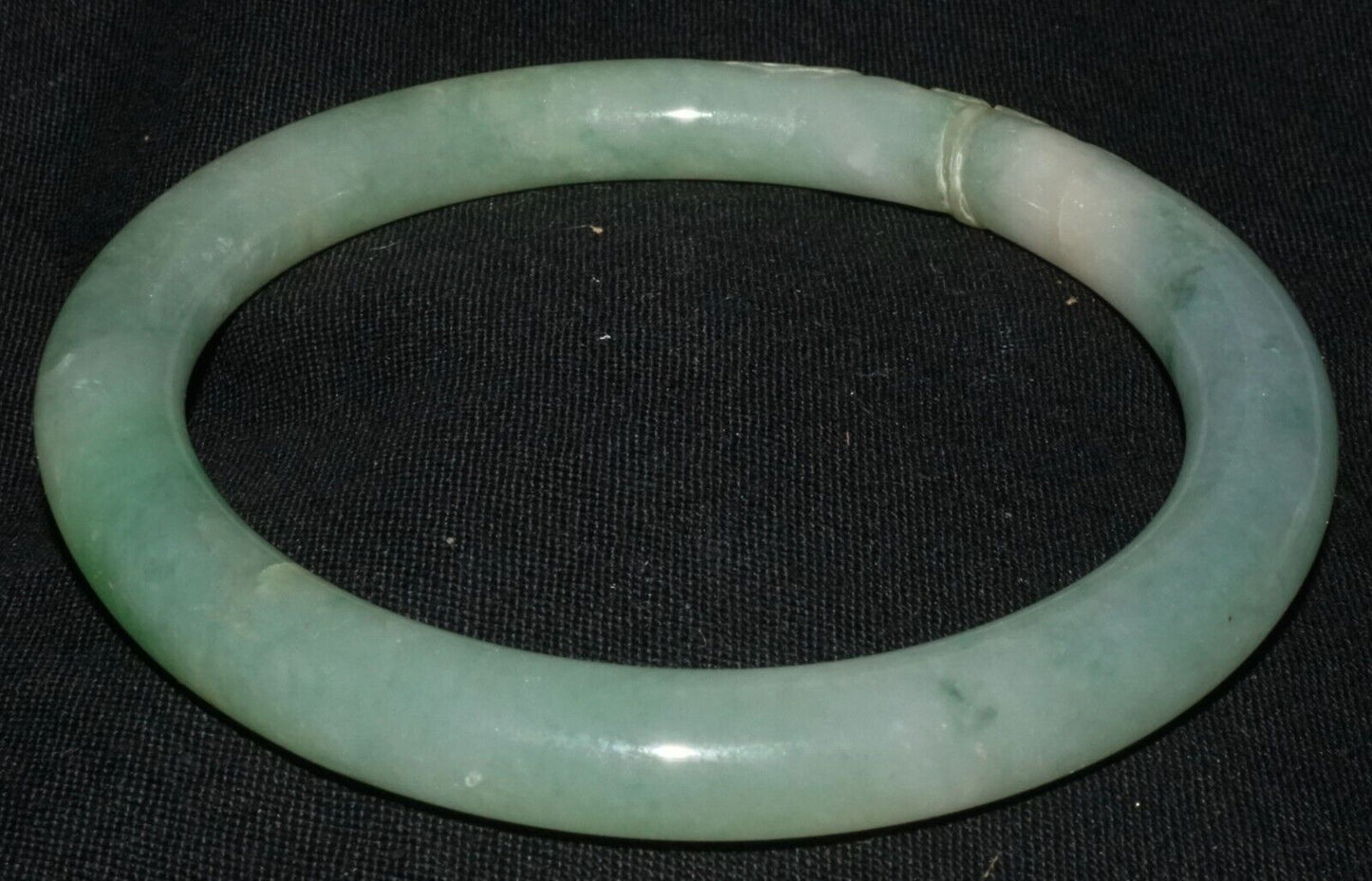 Vintage Chinese Mottled Green Jadeite Jade Flower Motif Bangle Bracelet (LeS)B62