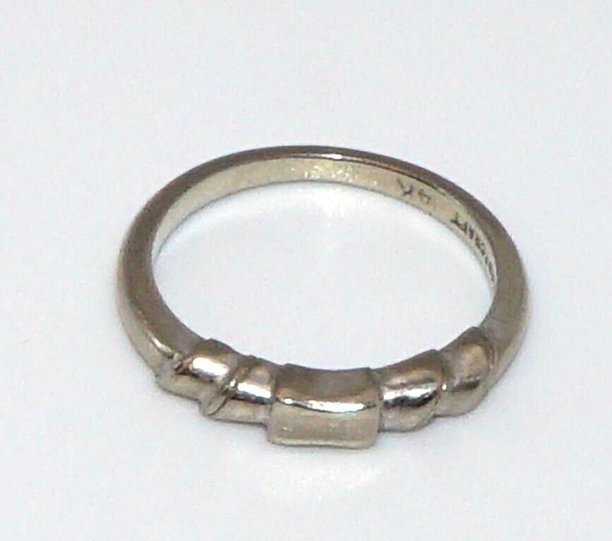 14k White Gold Wedding Band Ring Sz. 4 3/4 (ArS)