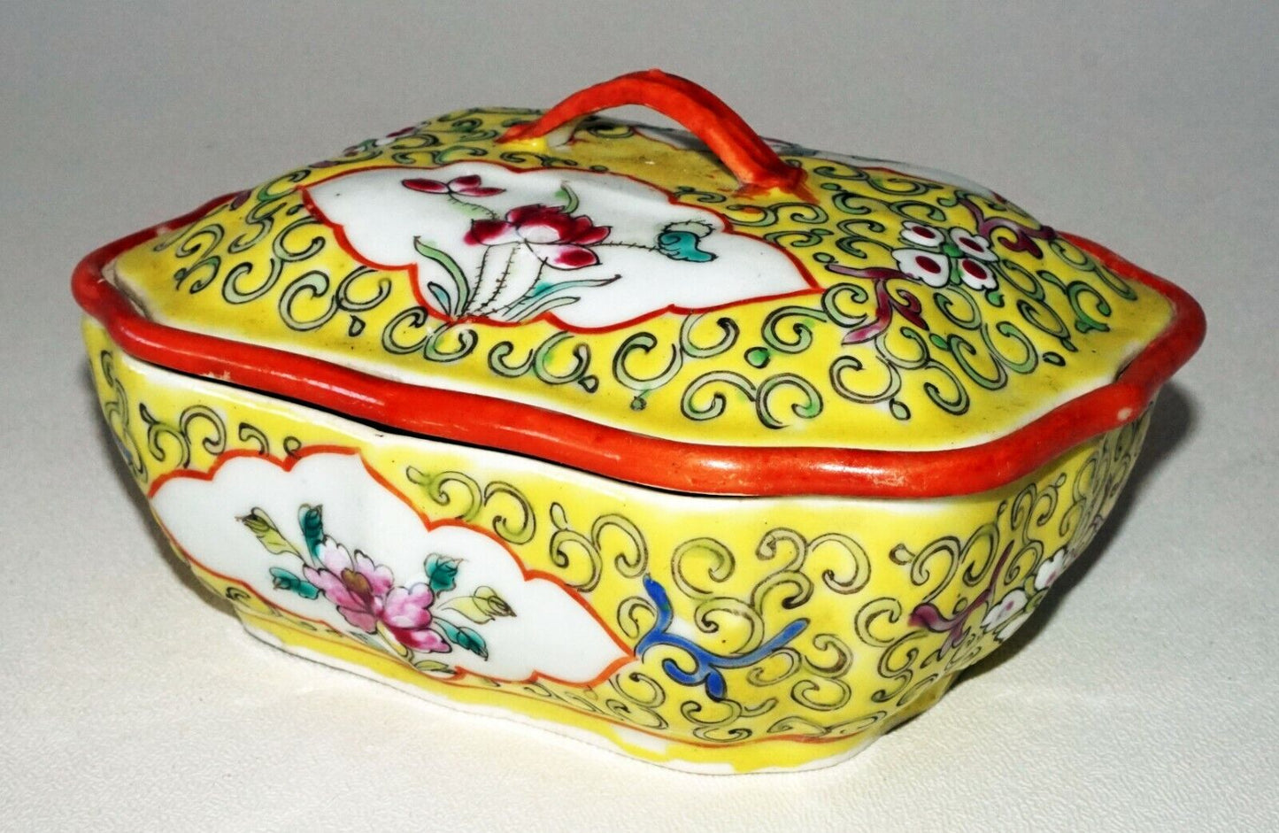 Chinese Porcelain Perfumer w. Famille Rose Enamel Floral Motifs & Reign (***)