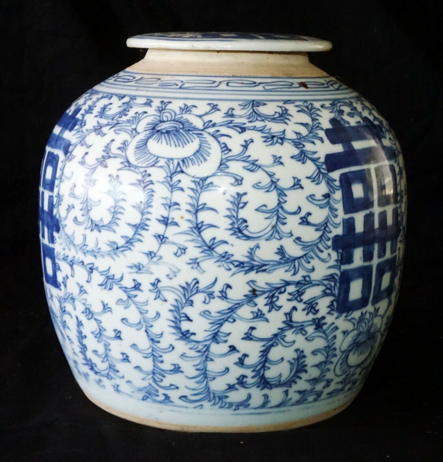 Antique Chinese Pottery Ginger Jar w. Cover & B&W Floral Motif (ScI) IC