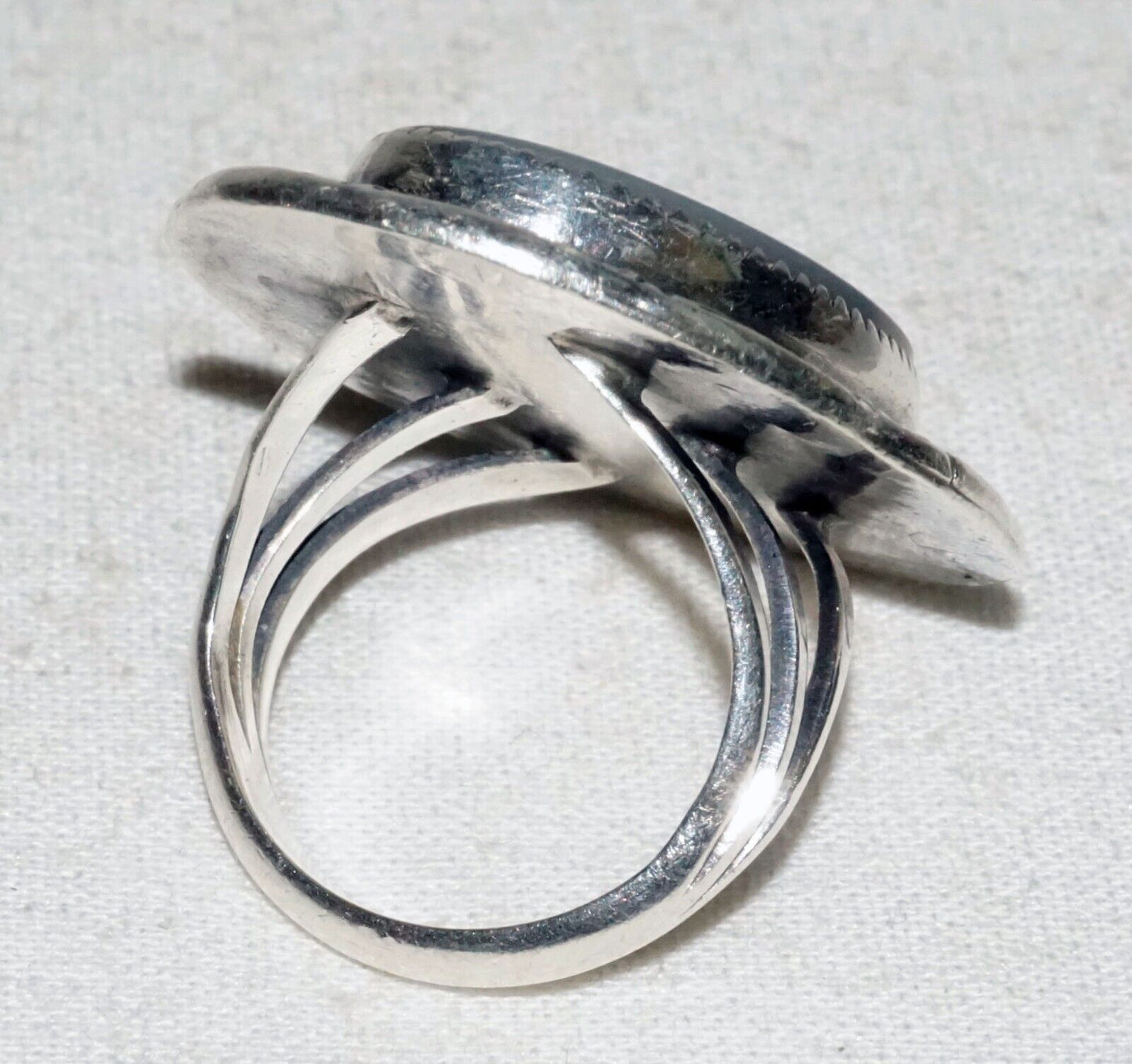 Vintage SW US Silver Ring Sz. 7.75 w MoP & Humming Bird Stone Inlay Motif (BeM)