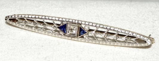 Art Deco 14k W. Gold Filigree Bar Pin w. 2x Sapphires & 1x Diamond (KoS) L20