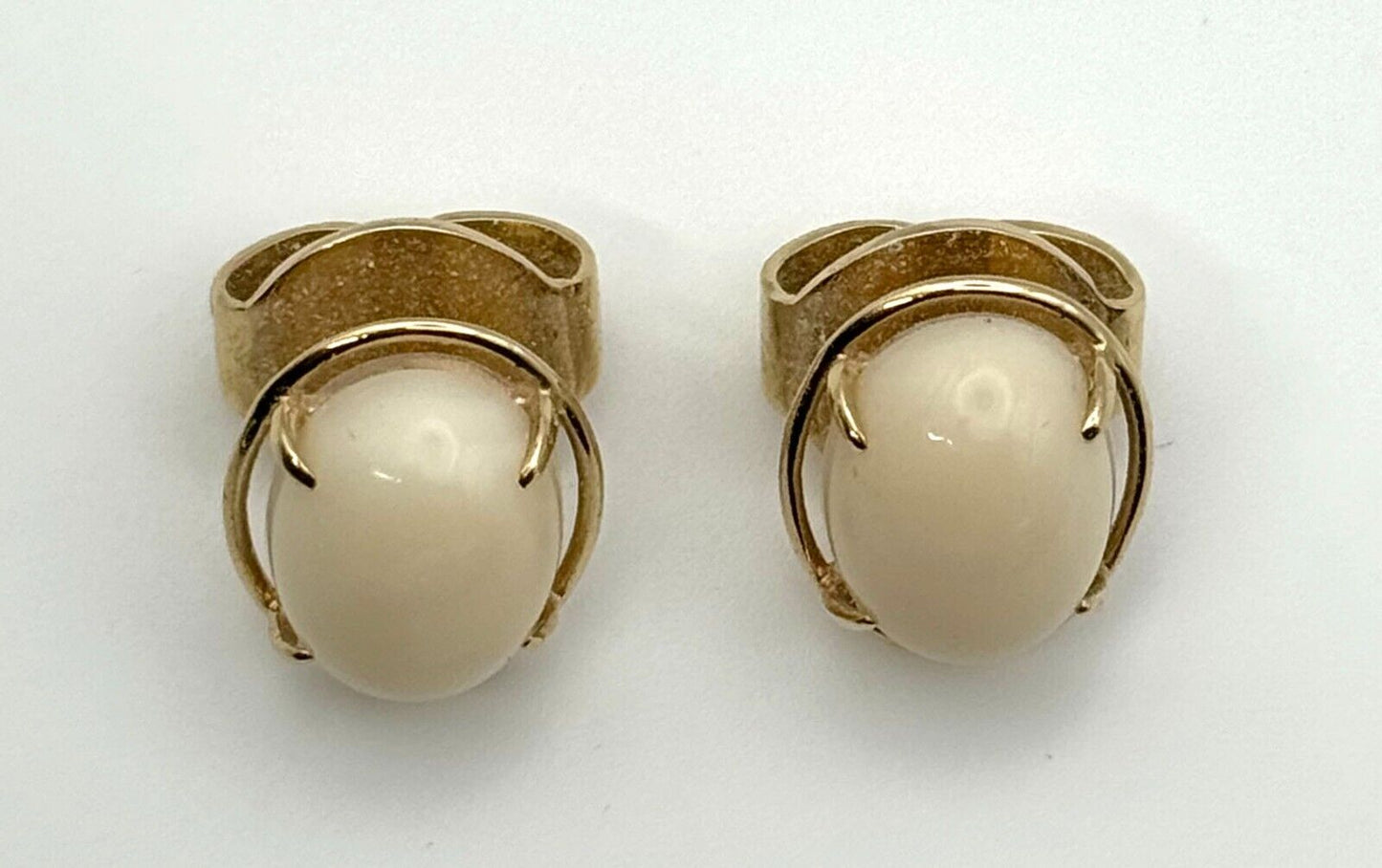 Vintage 14k Yellow Gold Mutton Fat Nephrite Jade Oval Button Earrings (KnK)