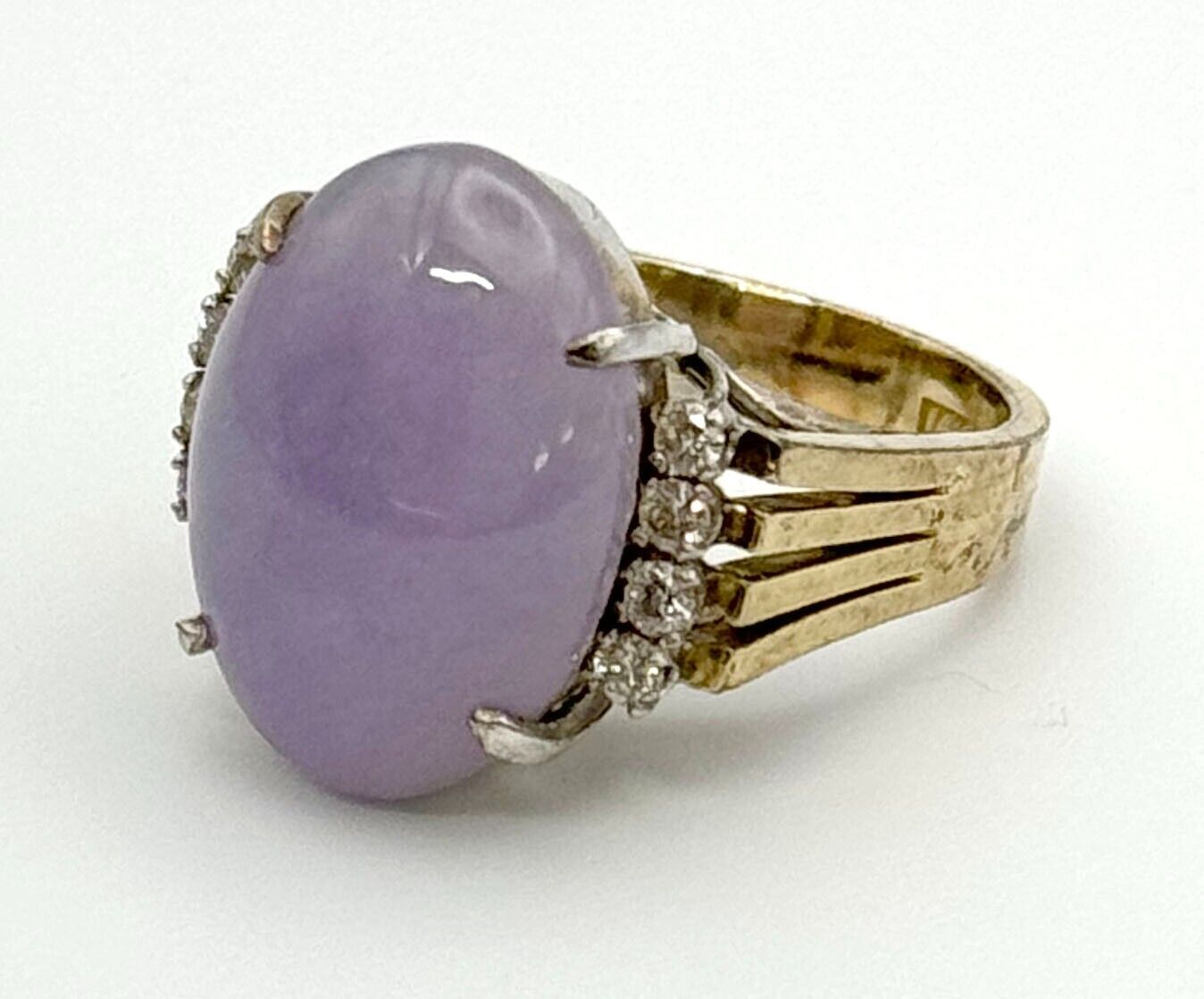 13k Multi-Toned Gold Ring Sz 6 w Lavender Jade & 8 Diamond Accents (MeC)