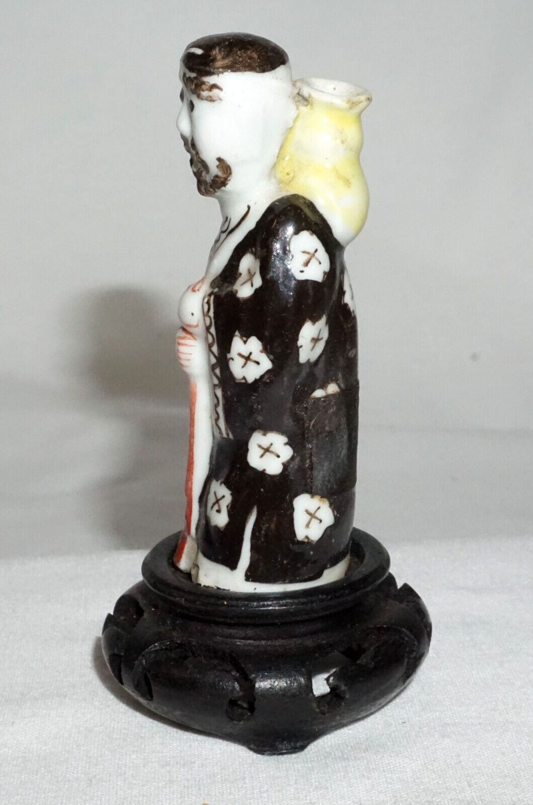 Antique Chinese Snuff Bottle w. Daoist Immortal Figure Motif on Stand (LLA)