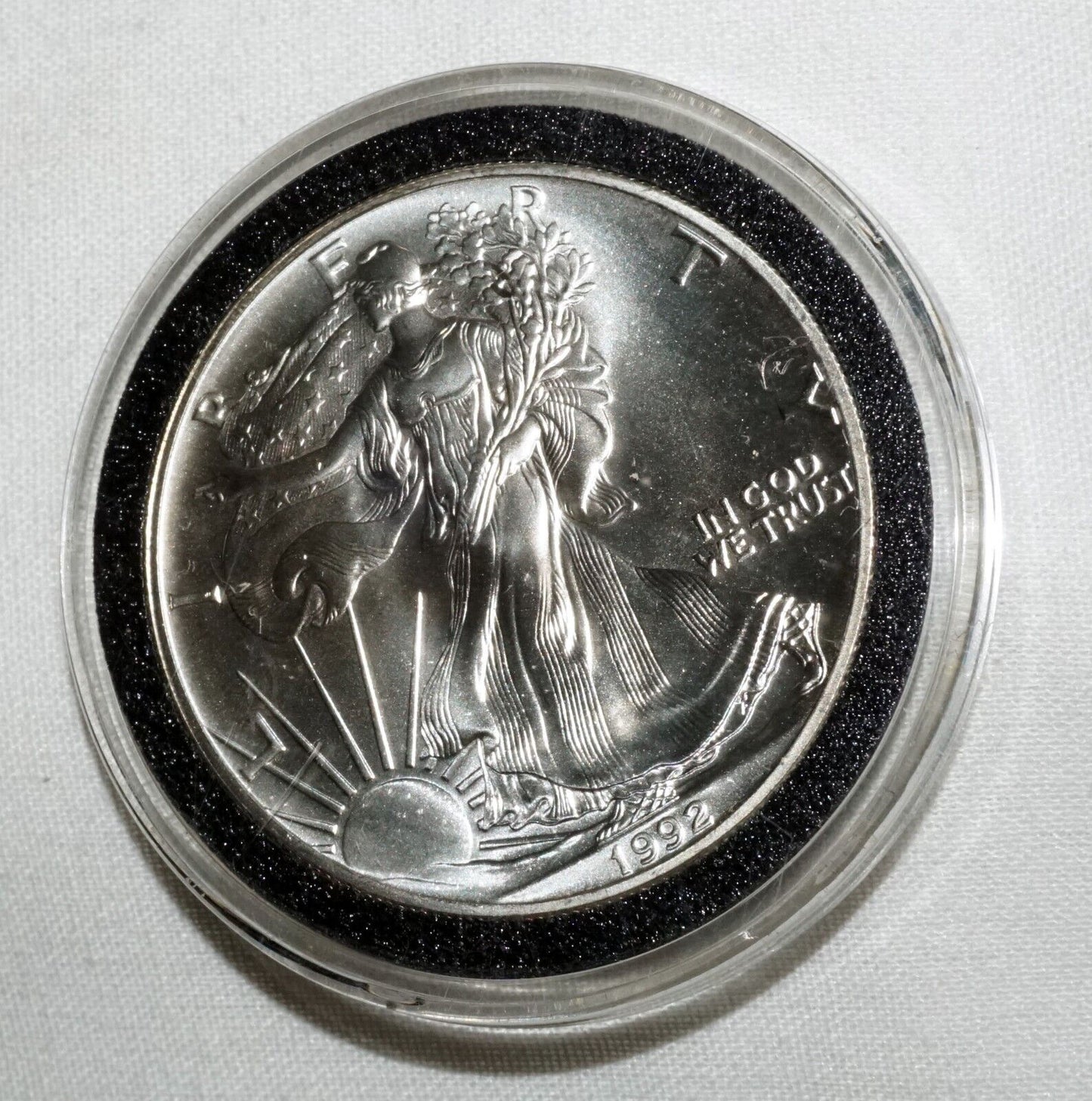 1992 US Liberty Eagle 1oz. Silver Coin in Case - Uncirculated (ShI)