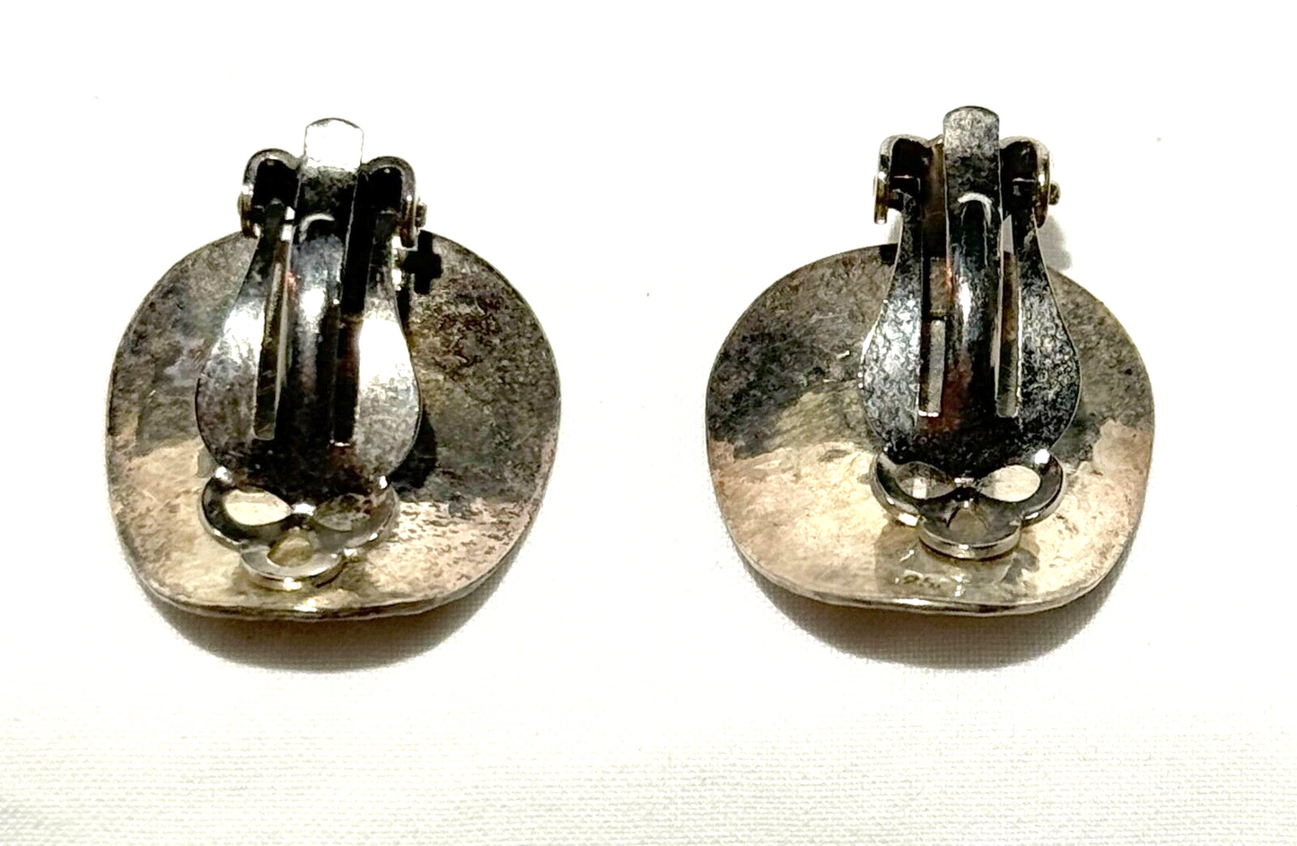 Vtg Sterling Silver Hammered Wave Discs Non Pierce Earrings Marked 950 (KiL)20