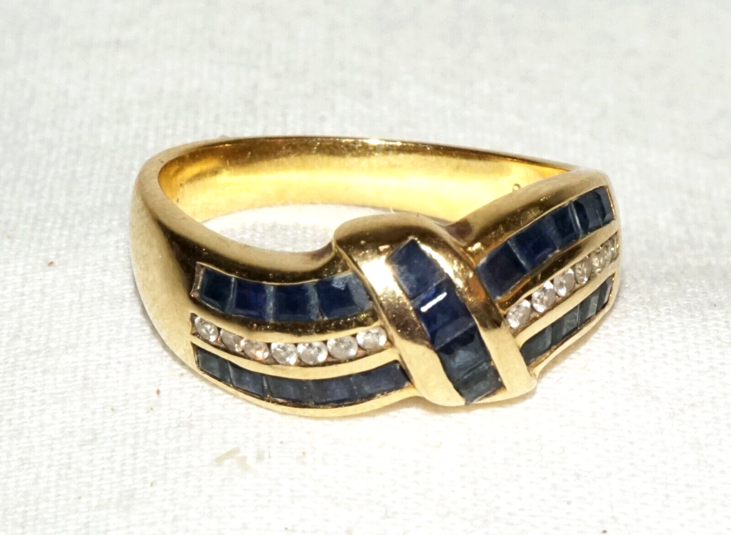 Vintage 18k Yellow Gold Ring Sz.7.75 w. 22x Sapphires & 14x Diamonds (PaS)