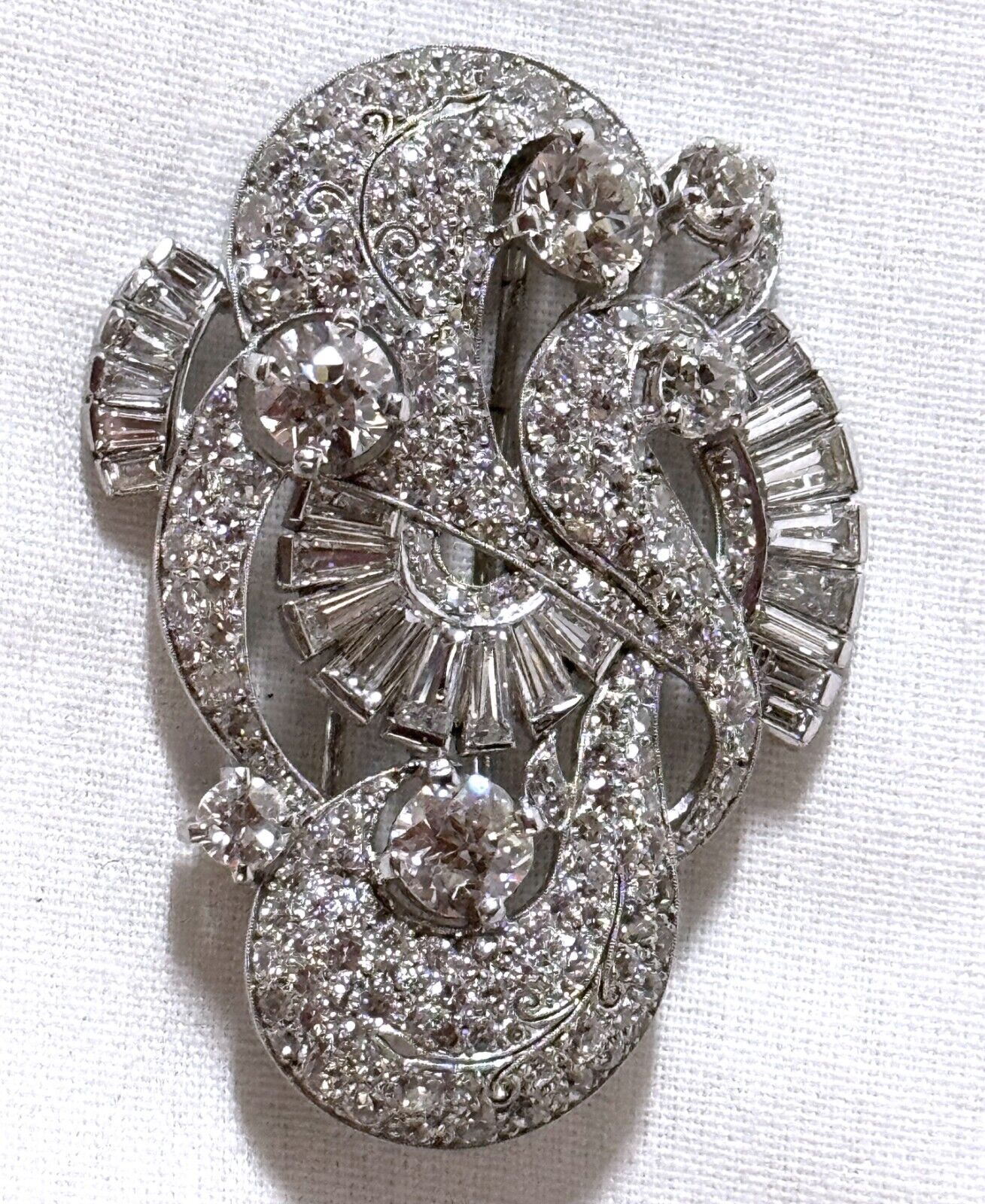 14 K. White Gold Diamond Filigree Brooch Total Diamonds Approx. 10ct. (ChR)