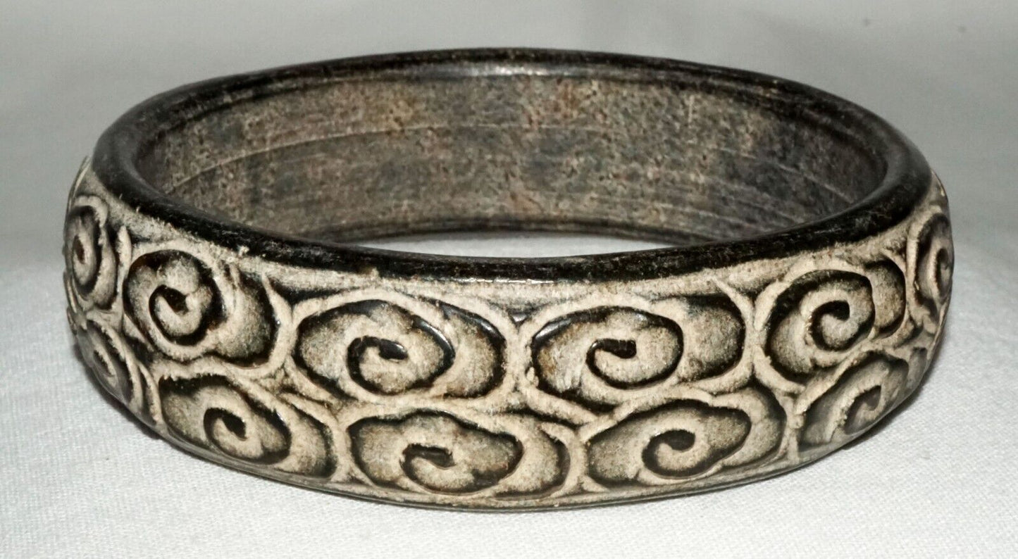 Vtg Chinese Steatite Relief Stylized Cloud Motif Carved Bangle Bracelet (LeS)B50