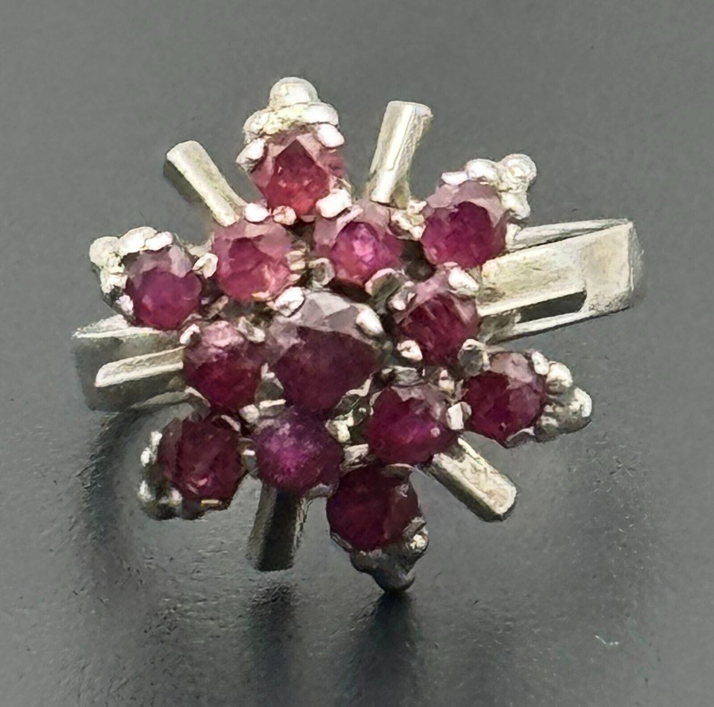 Vintage 14k White Gold Ring w Prong Set Ruby Starburst Sz. 6 (NeW)