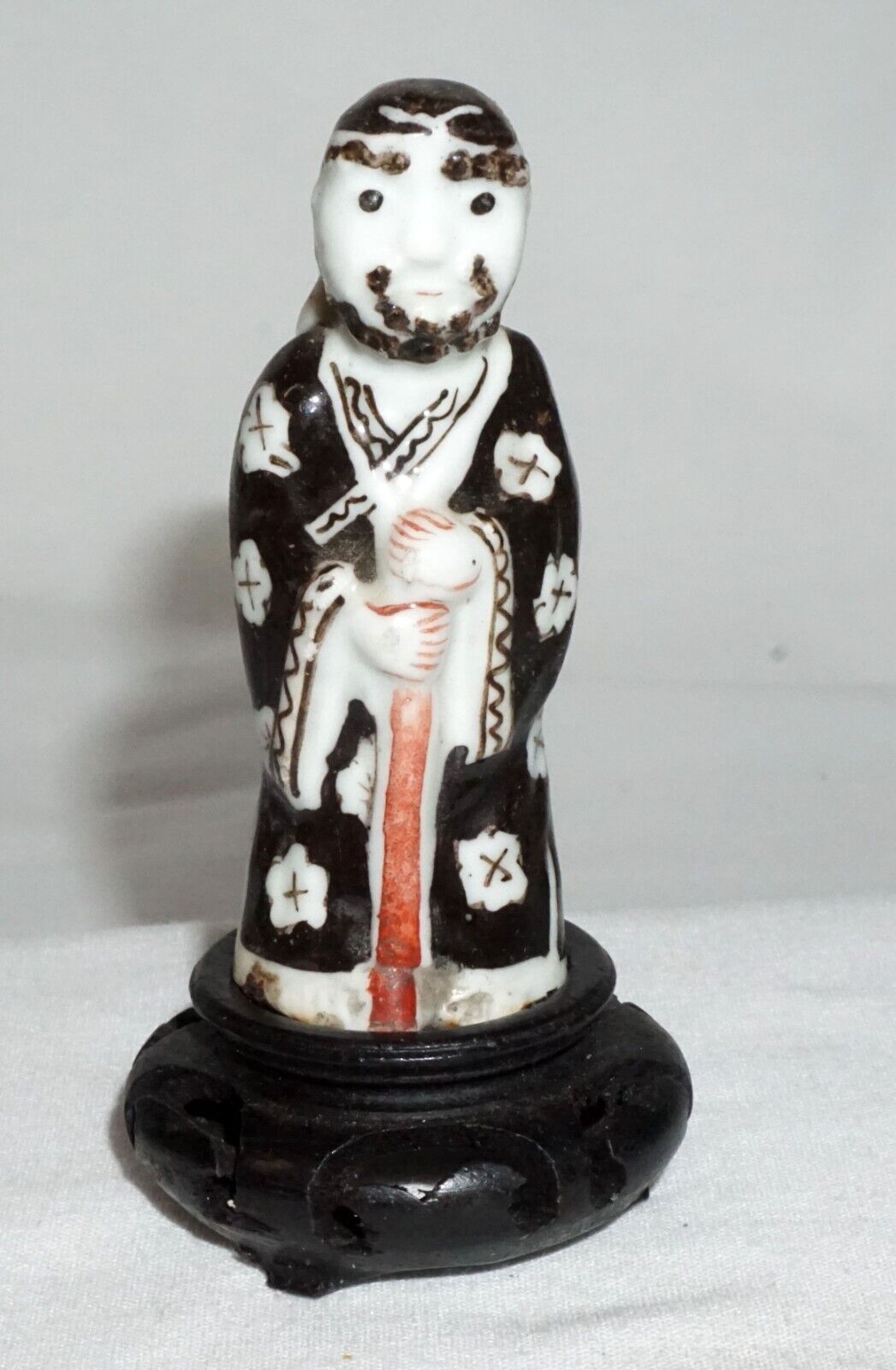 Antique Chinese Snuff Bottle w. Daoist Immortal Figure Motif on Stand (LLA)