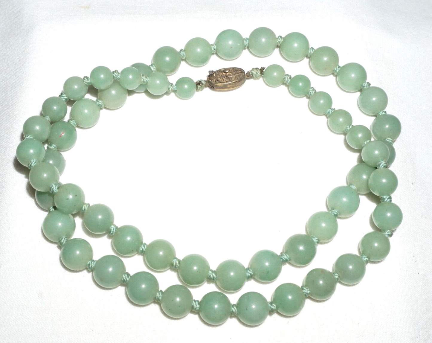 Vintage Chinese Celadon Green Jadeite Jade Bead Necklace w. Silver Clasp (---)