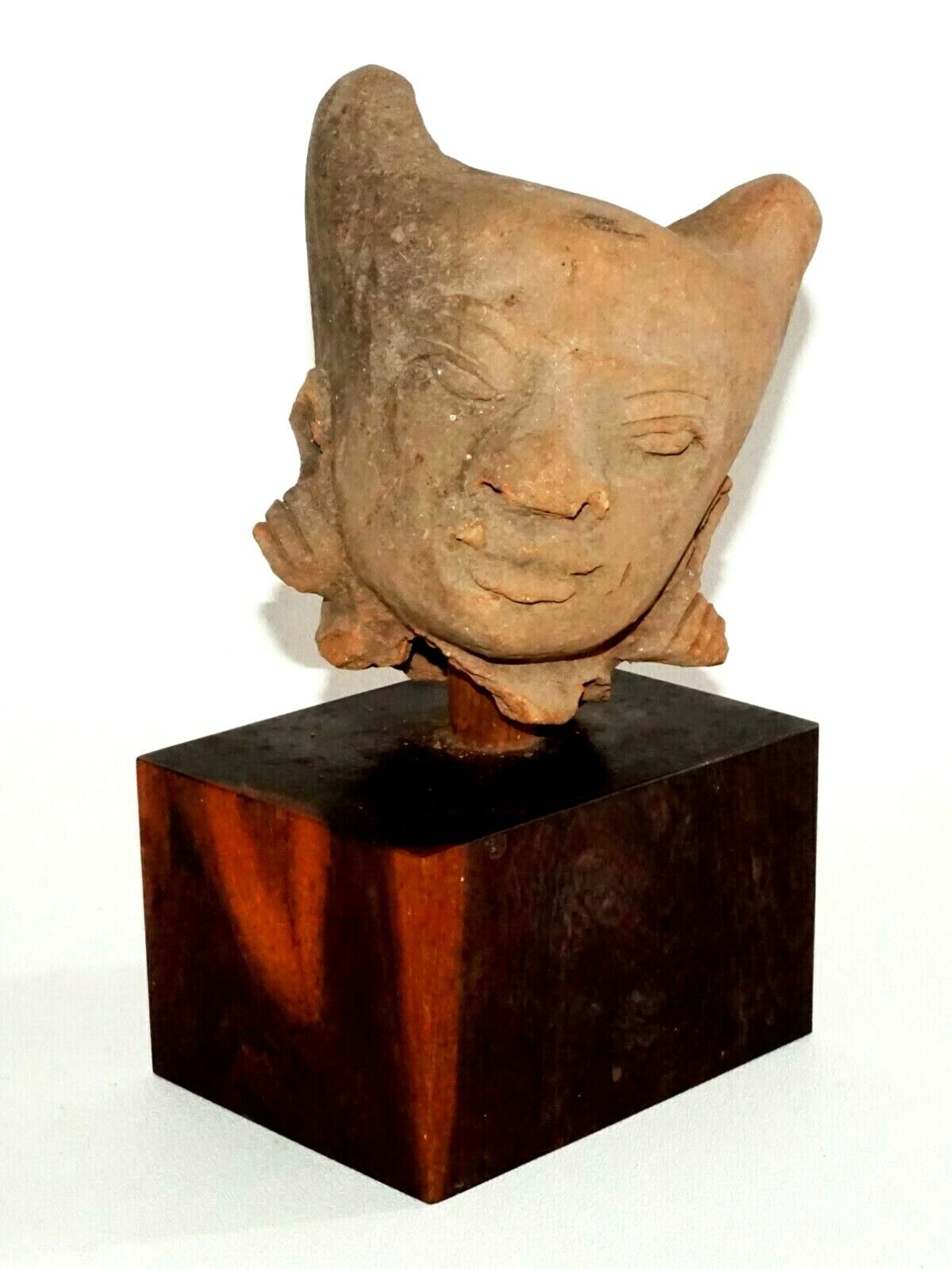 14C Indonesian Majapahit Pottery Clay Head on Wooden Stand (PoD) IC