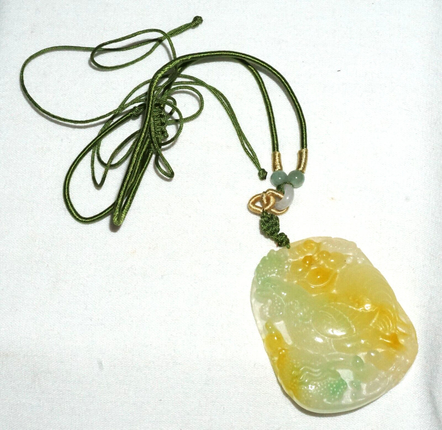 Vintage Chinese Semi Translucent Jadeite Jade Pendant w. Chicken & Chicks (---)