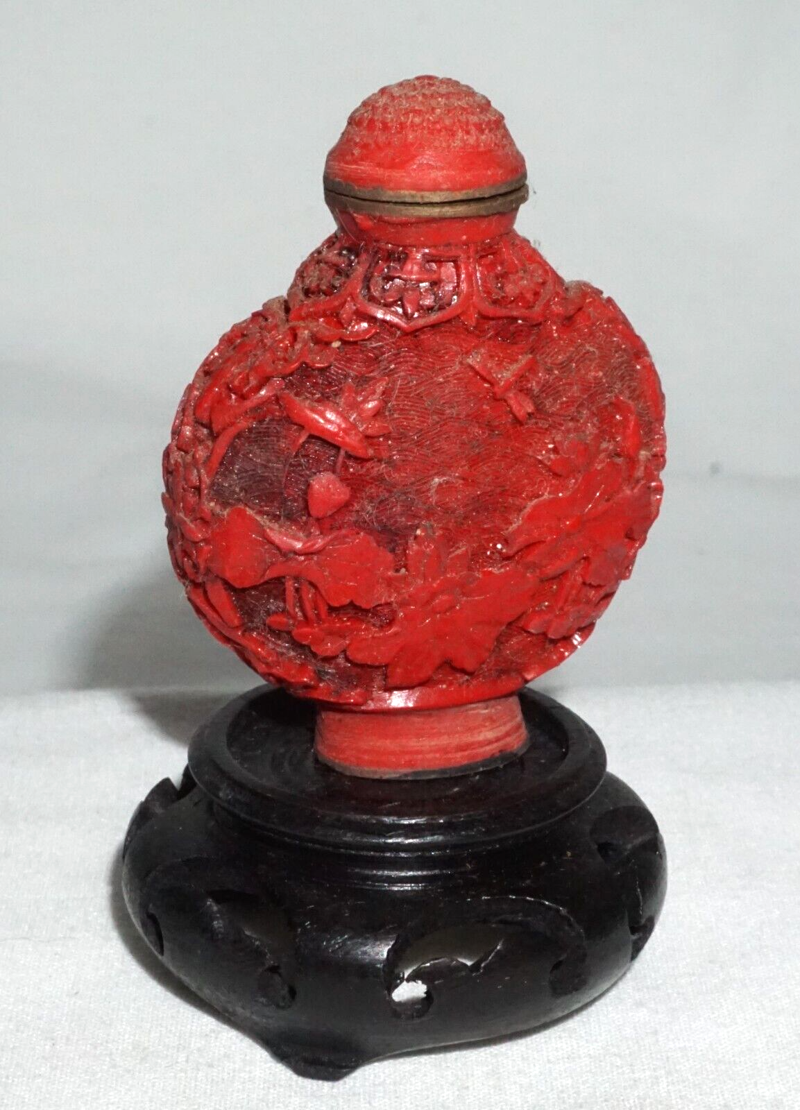 Vtg Chinese Cinnabar Style Snuff Bottle w Floral & Bird Motif Reign (LLA) IC