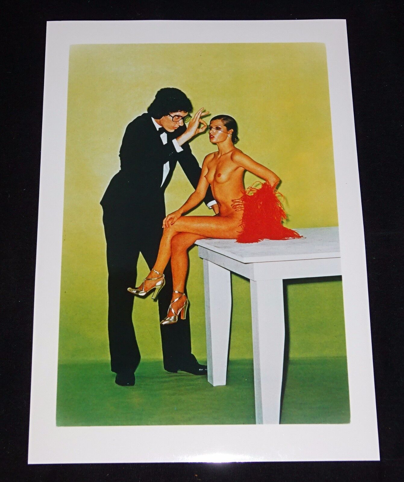 1974 German/ French Color Photo "Giant & Nude" by Helmut Newton SYGMA (Yir)