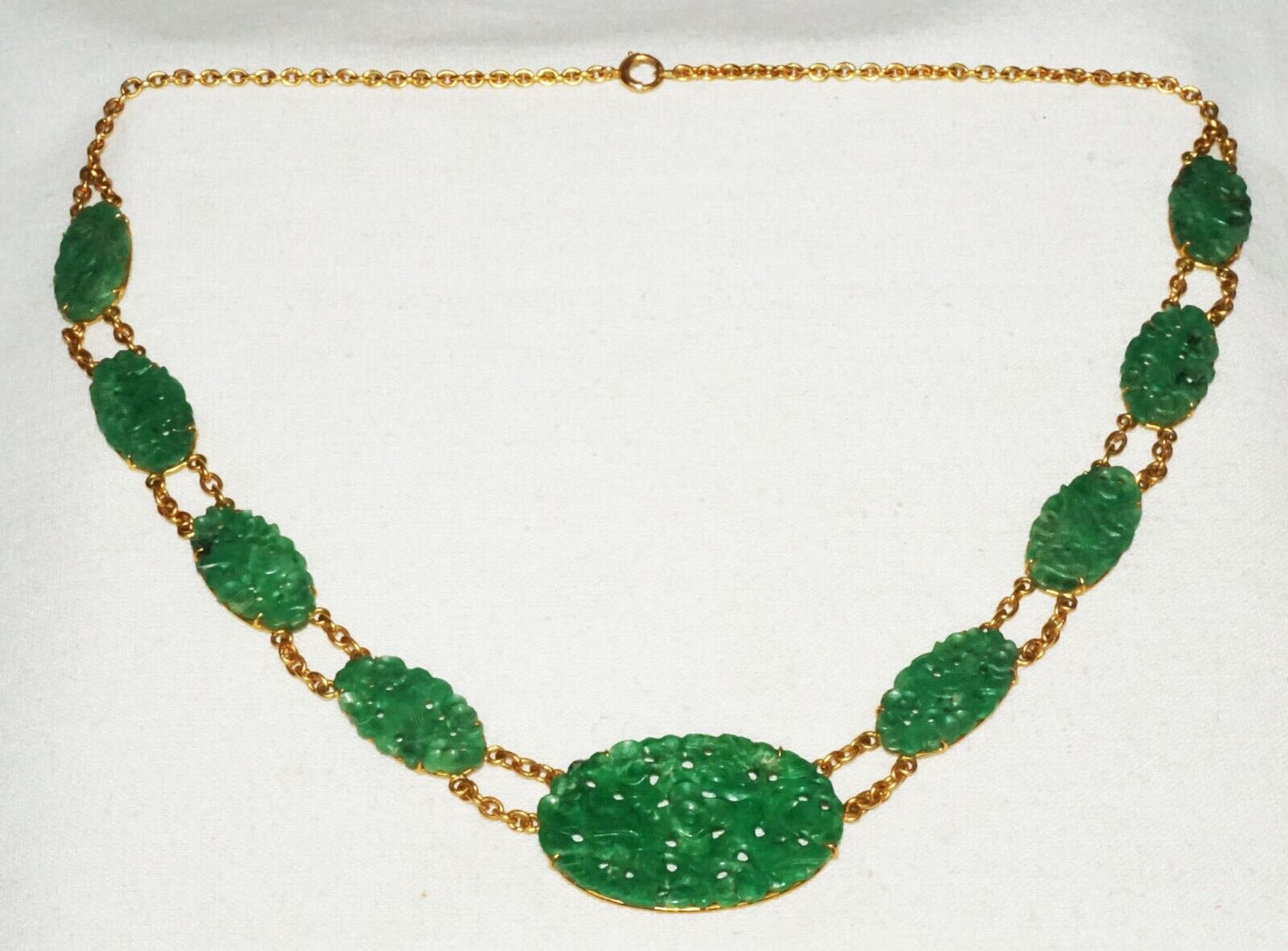 Vtg Chinese 10K Yellow Gold Necklace w. 9x Pierced Floral Jade Plaques (InS)L5