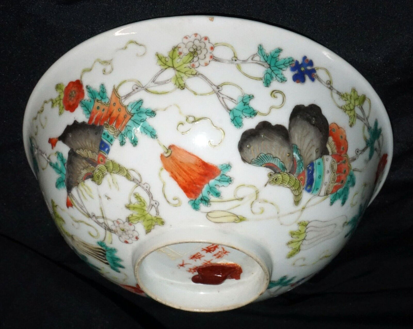 Antique Chinese Porcelain Bowl Butterfly Motifs in Famille Rose Enamels (WCa) IC