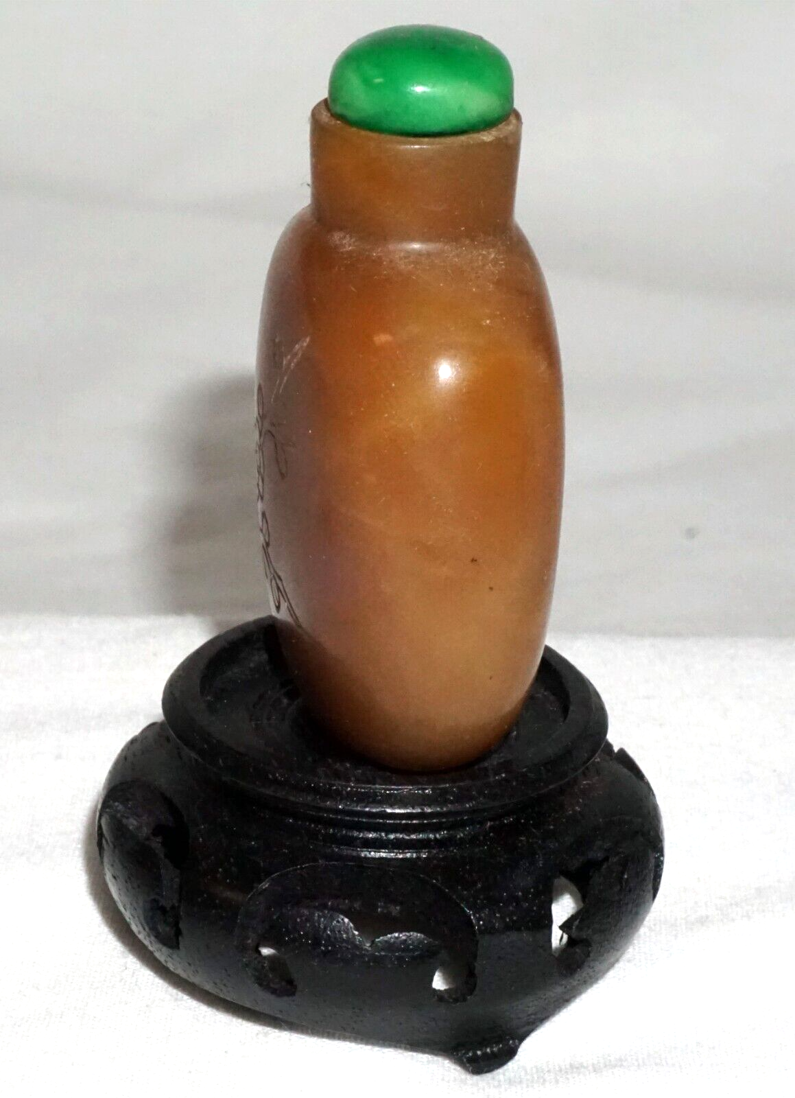 Vtg Chinese Agate Carved Snuff Bottle w. Floral & Bamboo Motifs & Stand (LLA) IC