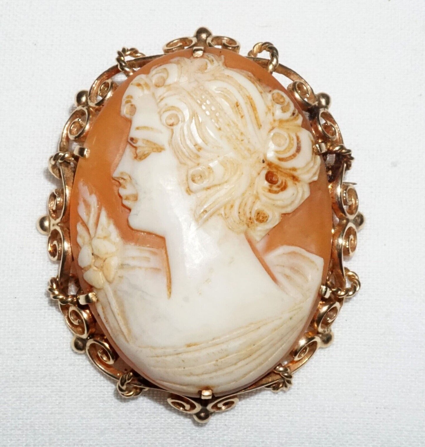 Vintage Yellow Gold Scroll Motif Shell Cameo w. Woman's Bust Design (GeB)#6