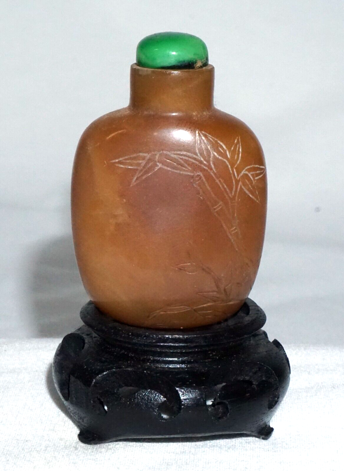 Vtg Chinese Agate Carved Snuff Bottle w. Floral & Bamboo Motifs & Stand (LLA) IC