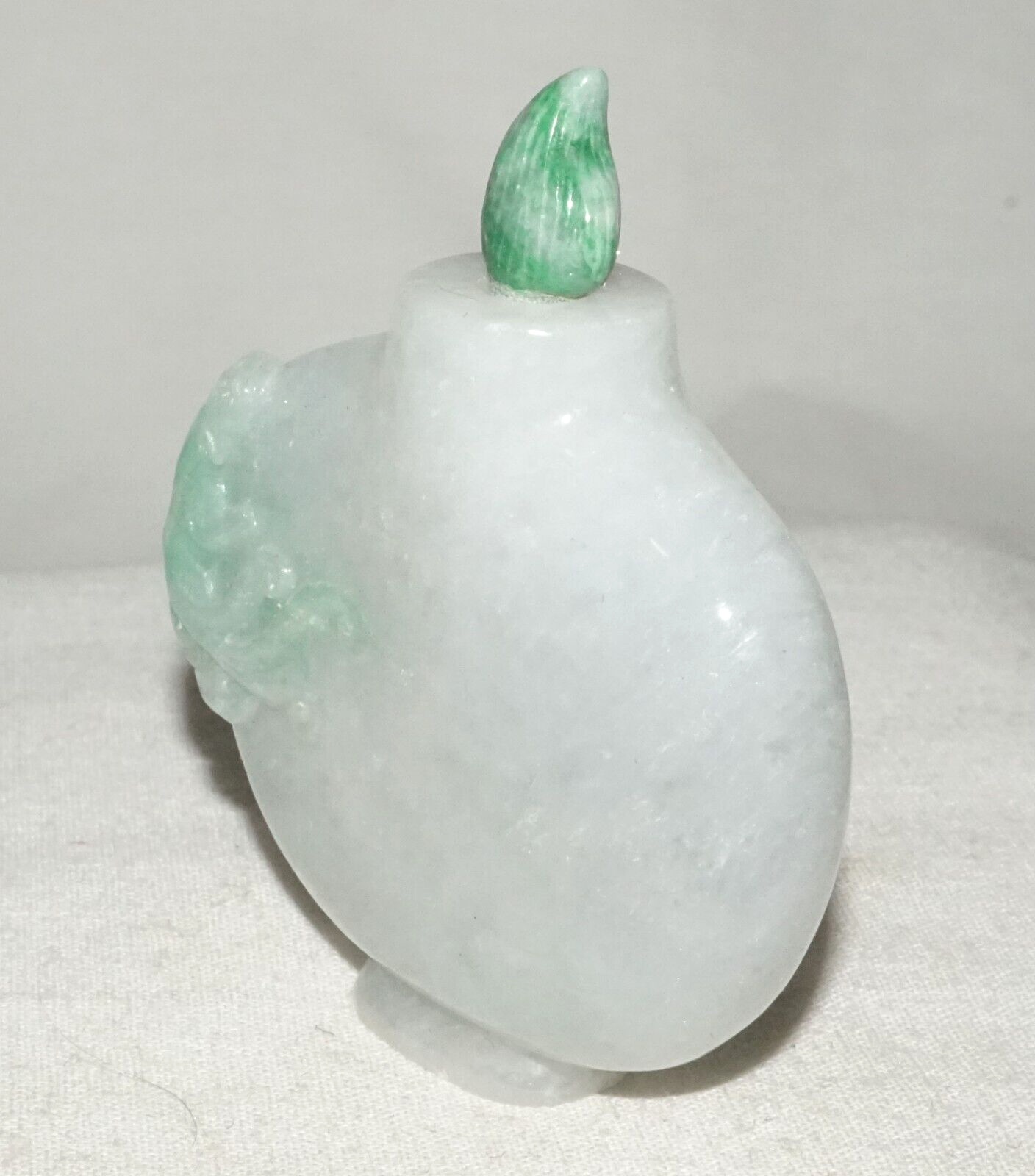 Vintage Chinese White & Green Jadeite Jade Snuff Bottle w. Dragon Motif (LeS)