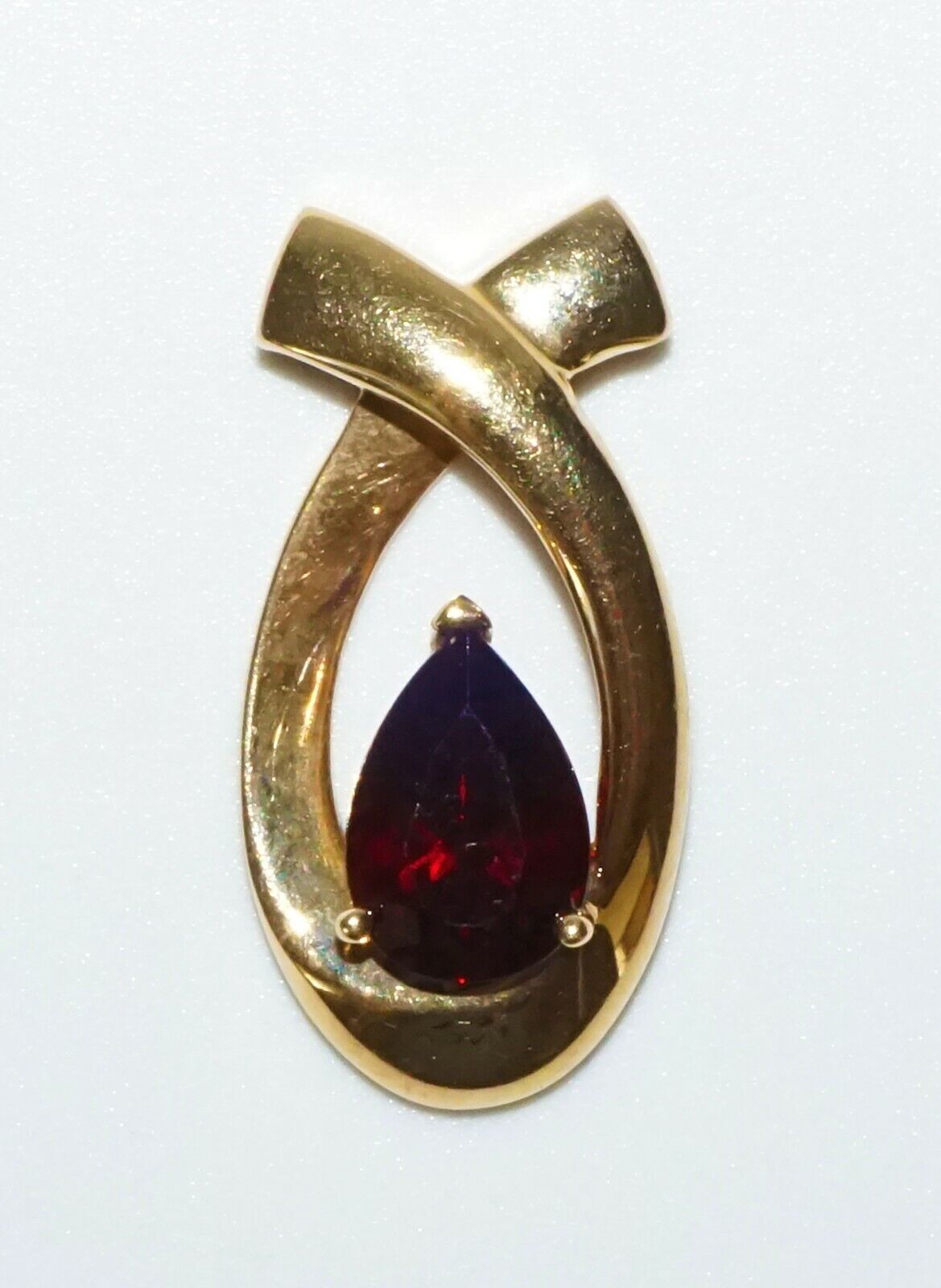 Vintage 14k Yellow Gold Pendant w. 1x Dark Red Pear Shaped Garnet (SaR)#308