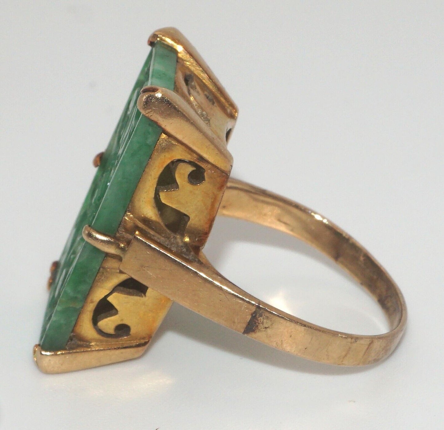 Vintage Art Deco 14k Yellow Gold Ring Sz. 9.25 w Carved Jadeite Accent (LeD)