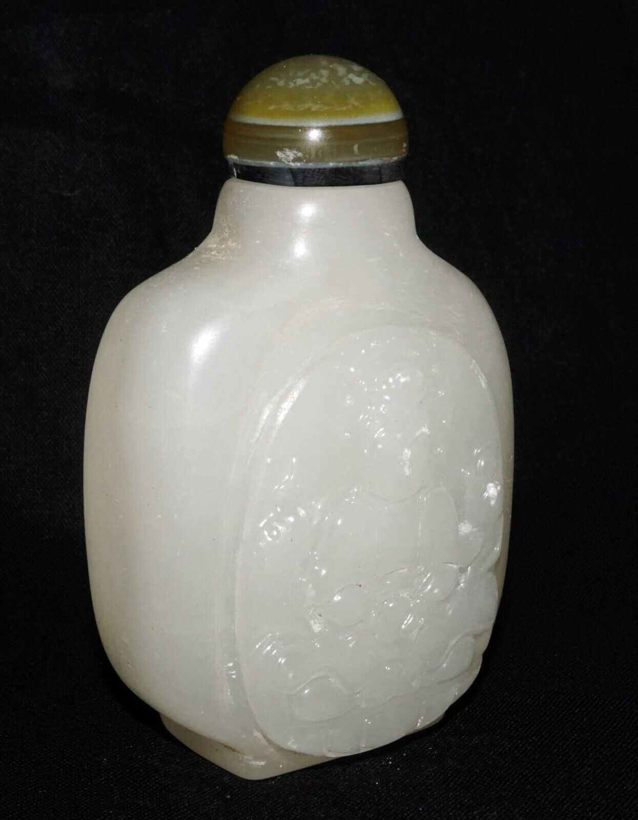 Vintage Chinese Glass Carved Snuff Bottle w. Seated Buddha Motif (LeS) G11