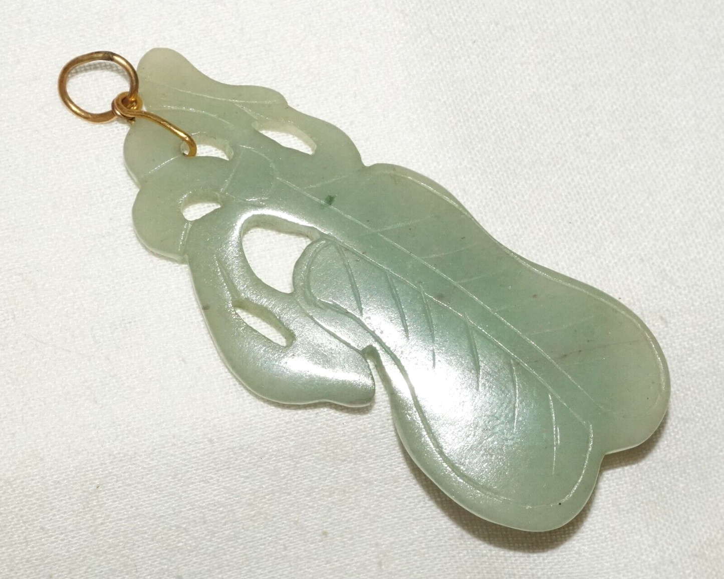 Vintage Chinese Green Jade Leaf Motif Pendant w. 14k Y. Gold Bail (LeS)L21