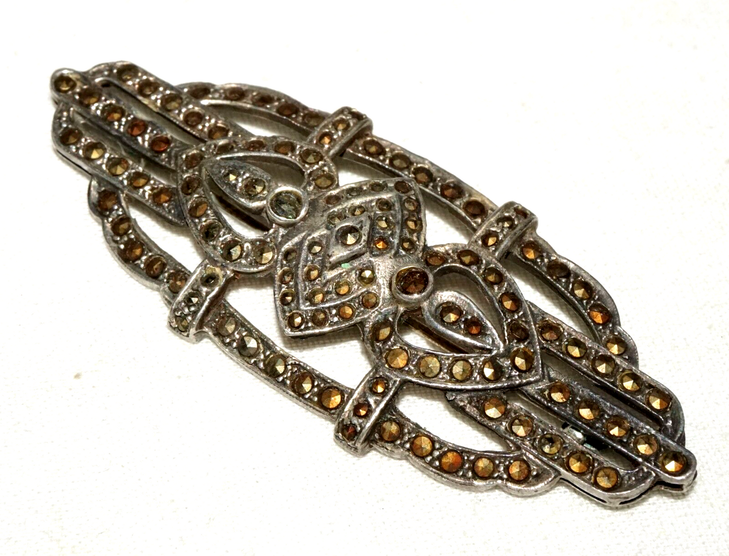 US Art Deco Style Sterling Silver Brooch set w. Marcasite Accents (LeS)L24