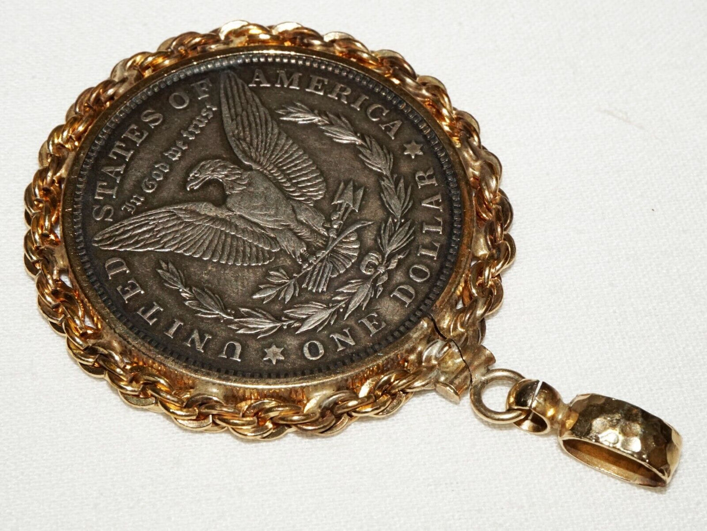 Vintage US Gold Plated Coin Bezel Pendant w. 1921 Morgan $1 Silver Coin (MuS)