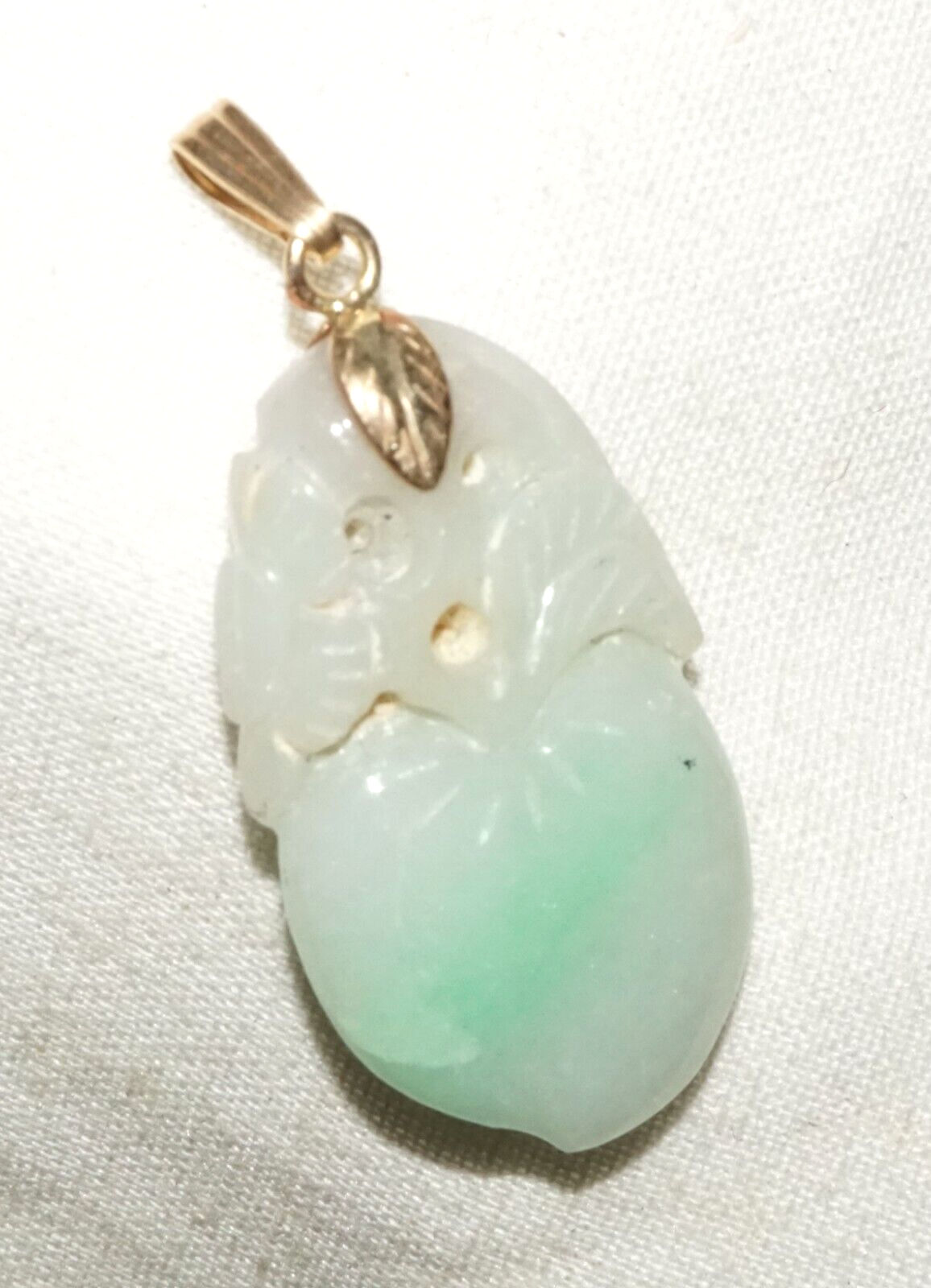 Vintage Chinese White & Apple Green Jadeite Jade Peach Motif Pendant (InS)L6